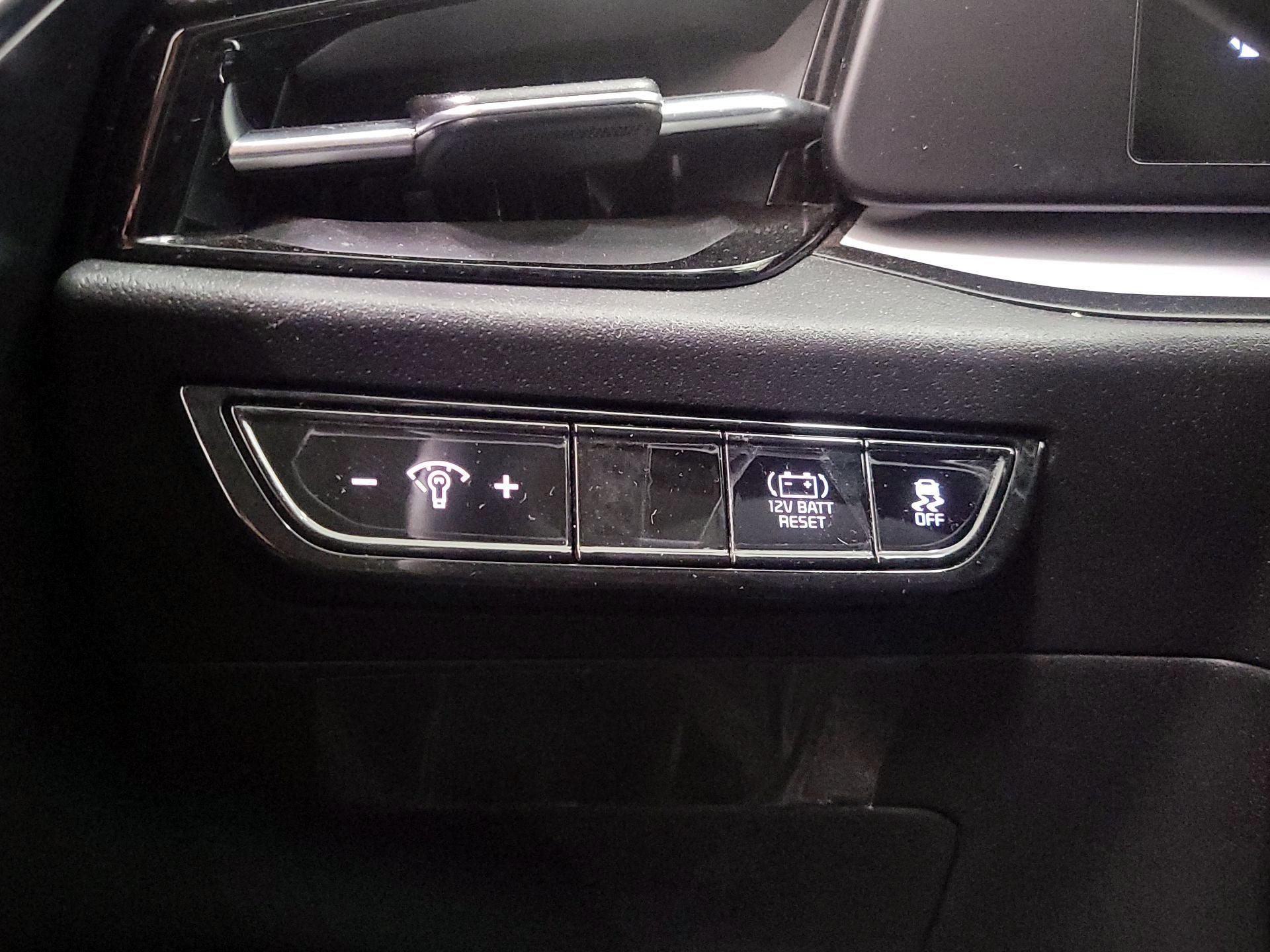 Thumbnail: 2025 Kia Niro - 13