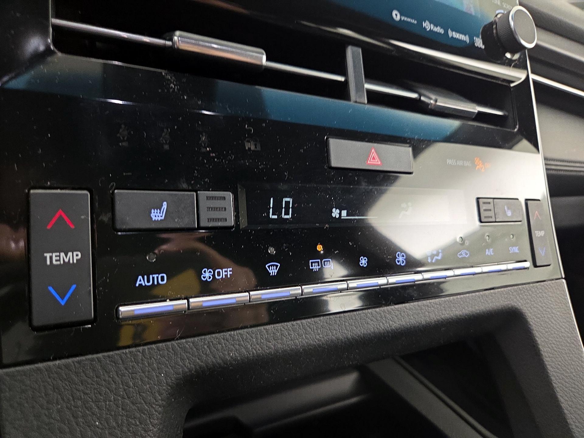 Thumbnail: 2021 Toyota Avalon - 16