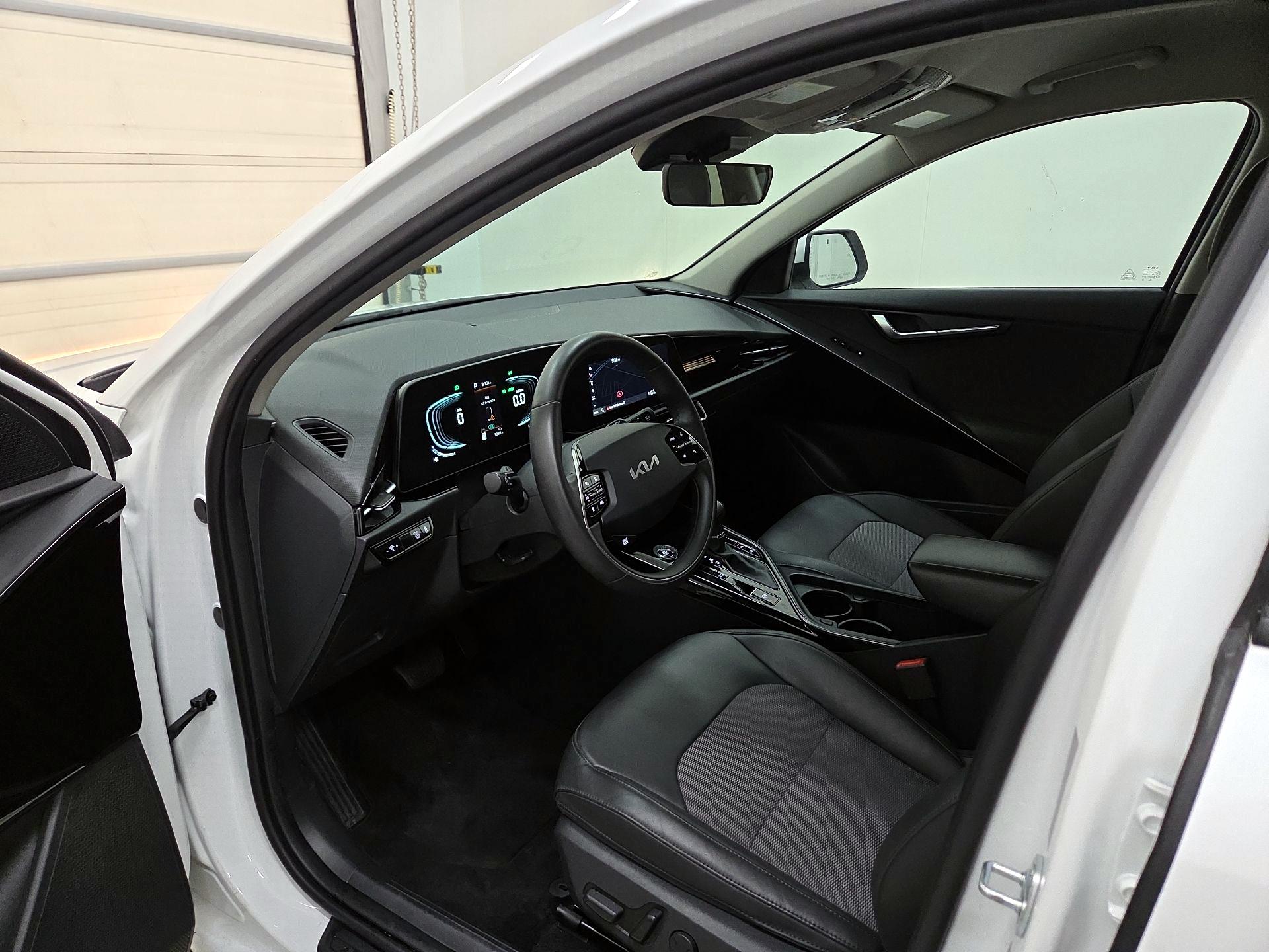 Thumbnail: 2025 Kia Niro - 11