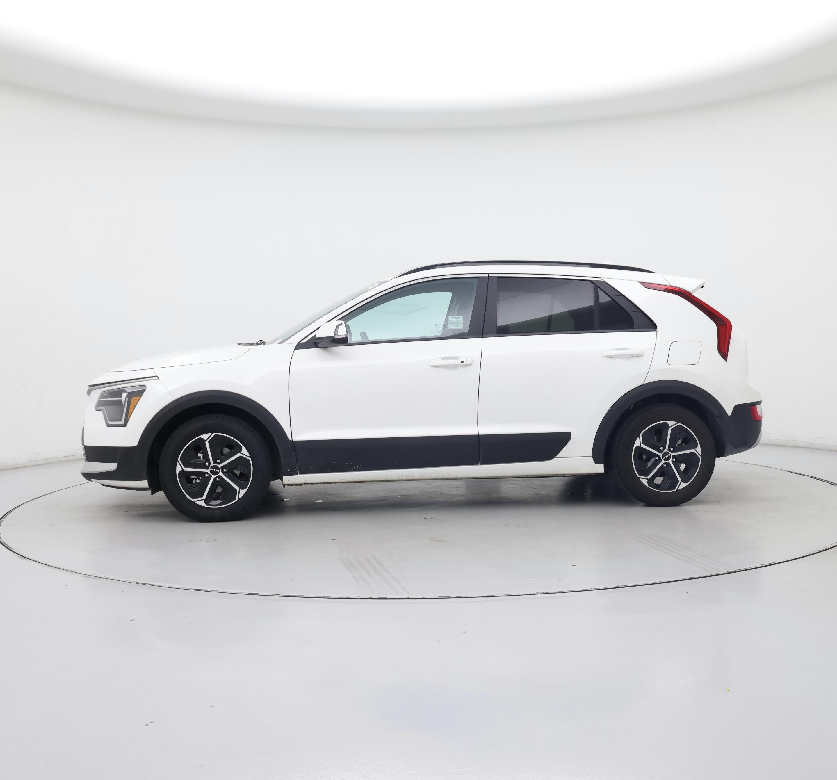 Thumbnail: 2025 Kia Niro - 3