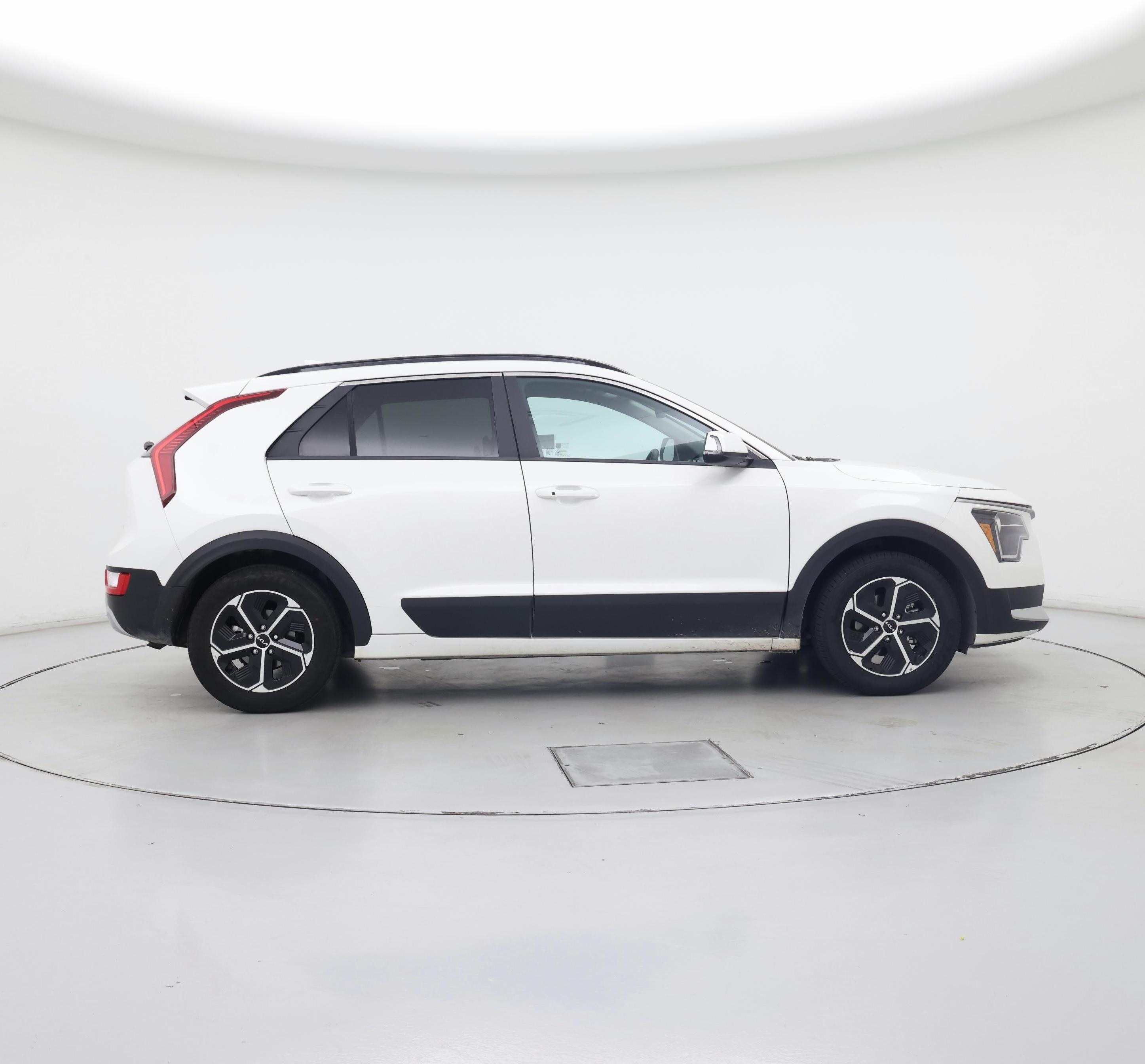 Thumbnail: 2025 Kia Niro - 7