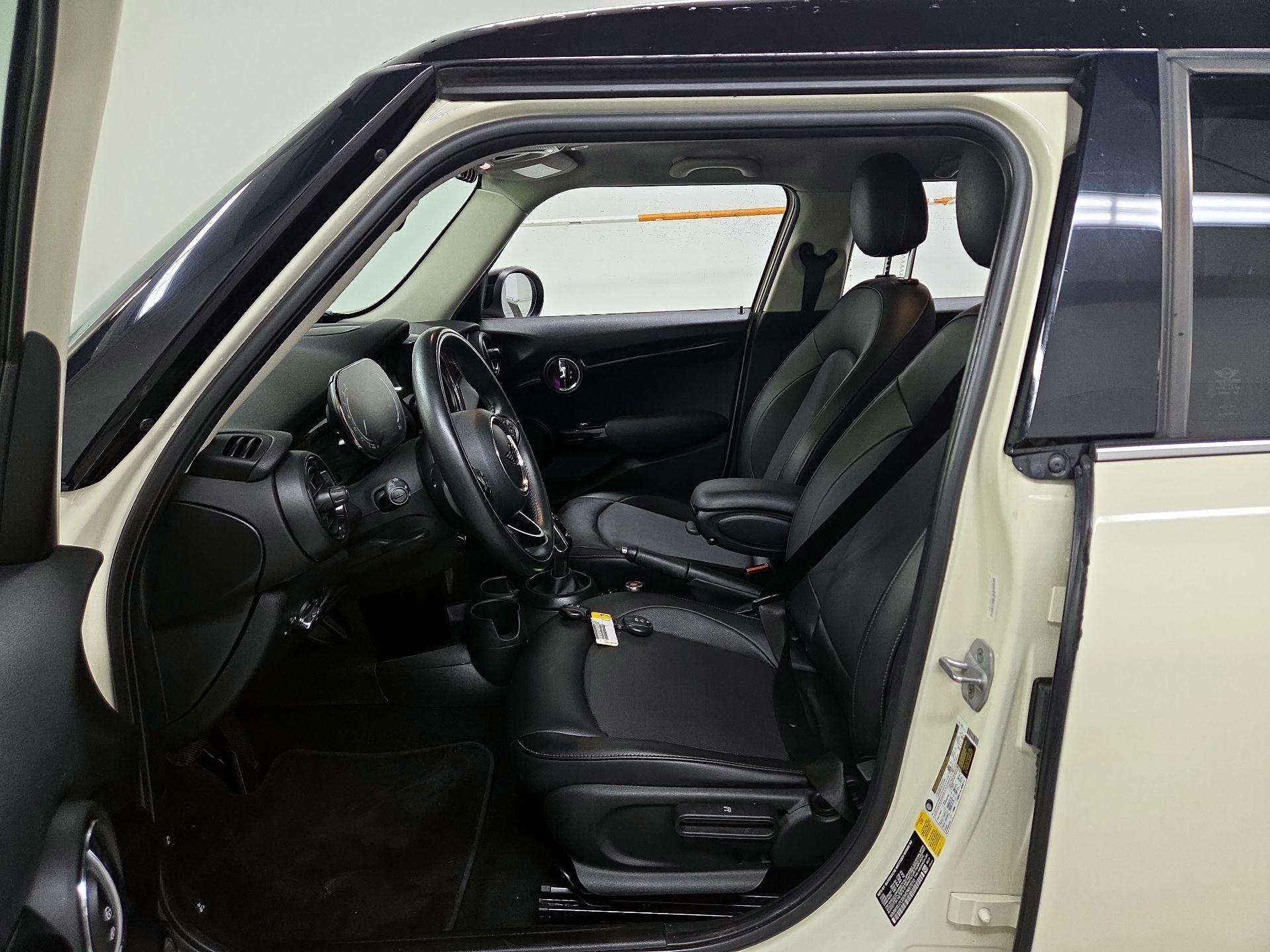 Thumbnail: 2021 MINI Cooper Hardtop - 11