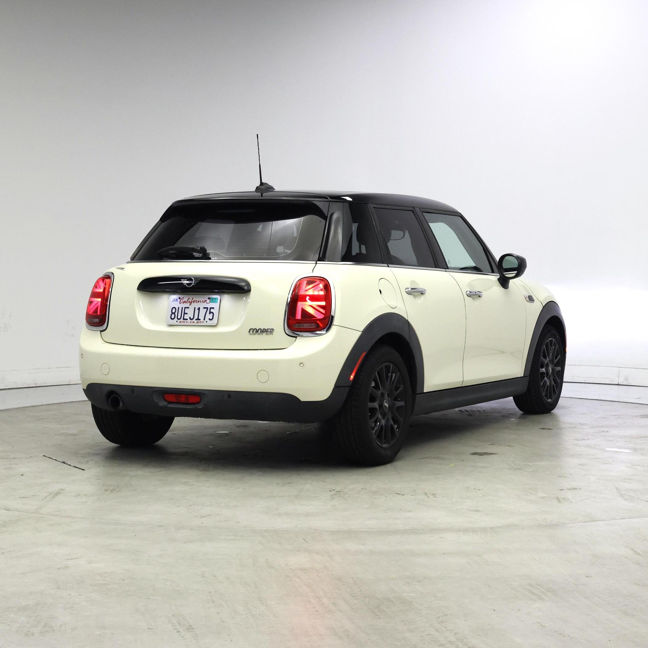 Thumbnail: 2021 MINI Cooper Hardtop - 8