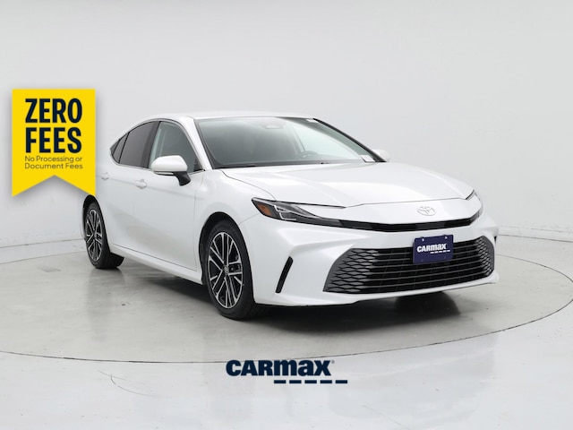 White 2025 Toyota Camry XLE FWD Sedan Front-Wheel Drive Automatic