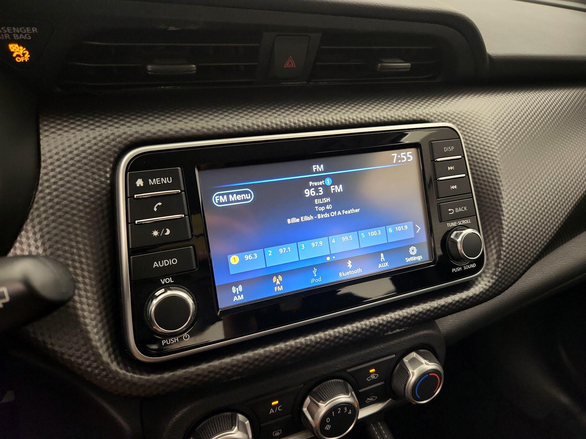 Thumbnail: 2019 Nissan Kicks - 15