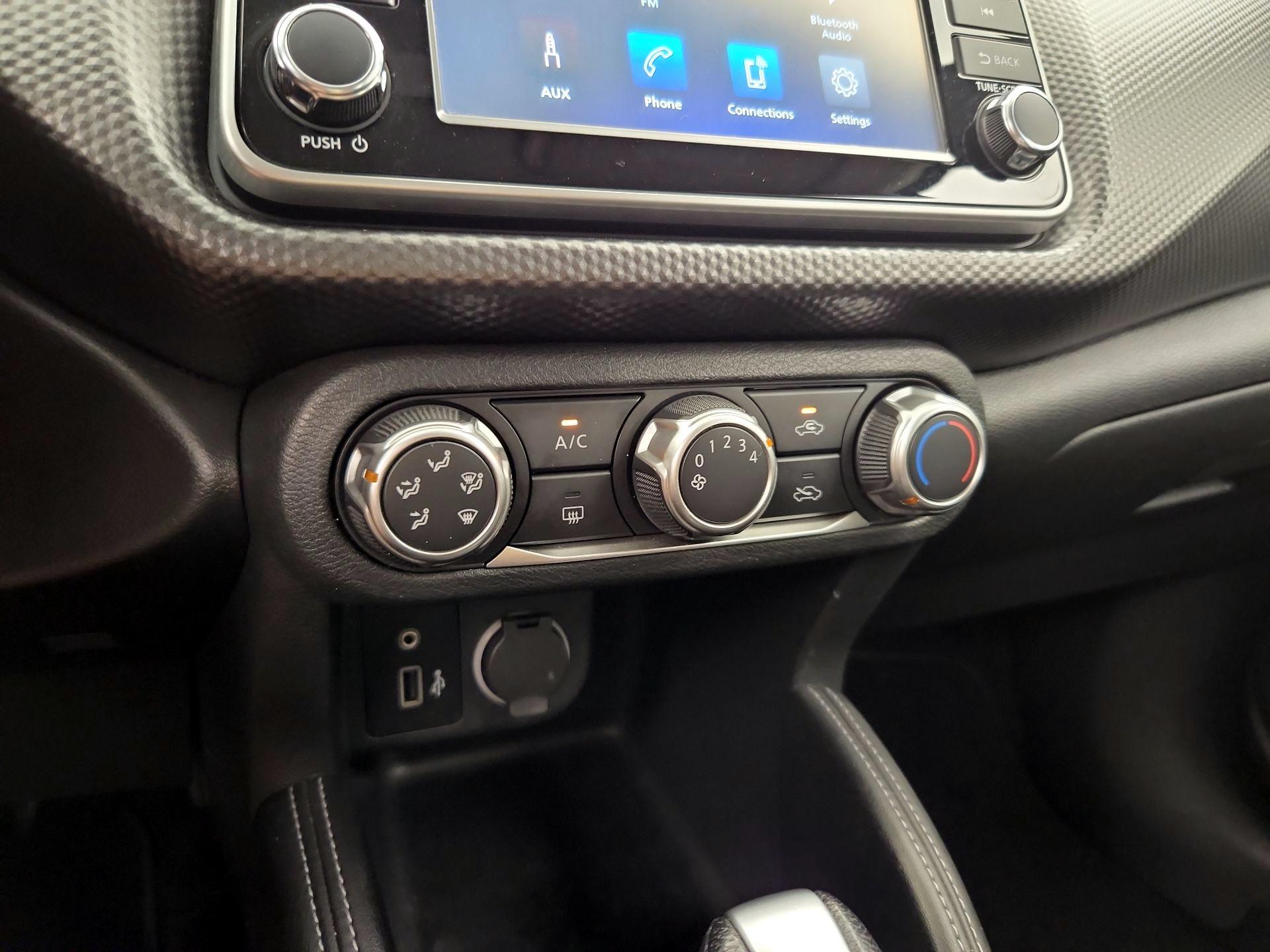 Thumbnail: 2019 Nissan Kicks - 16