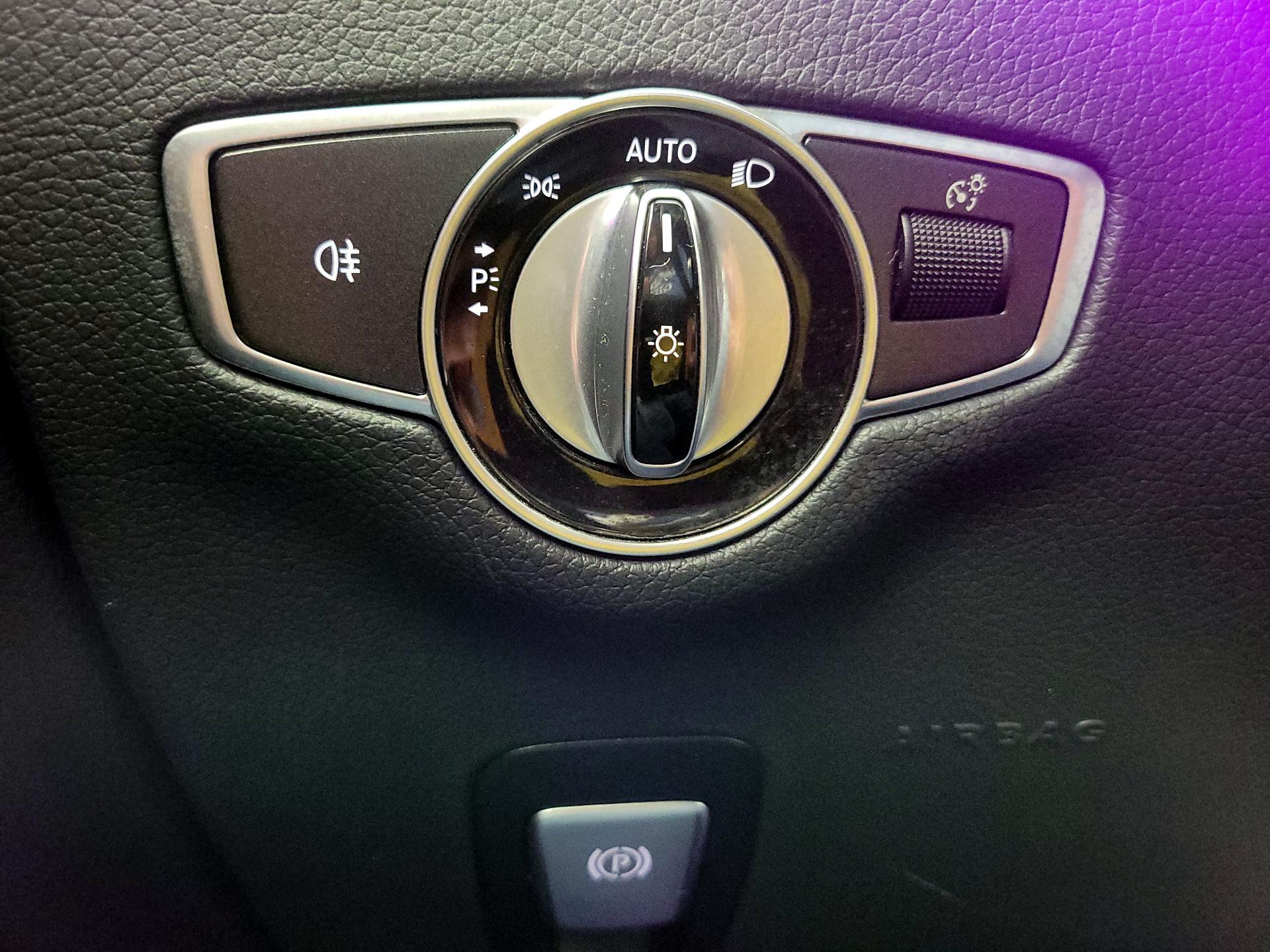 Thumbnail: 2020 Mercedes-Benz E-Class - 13