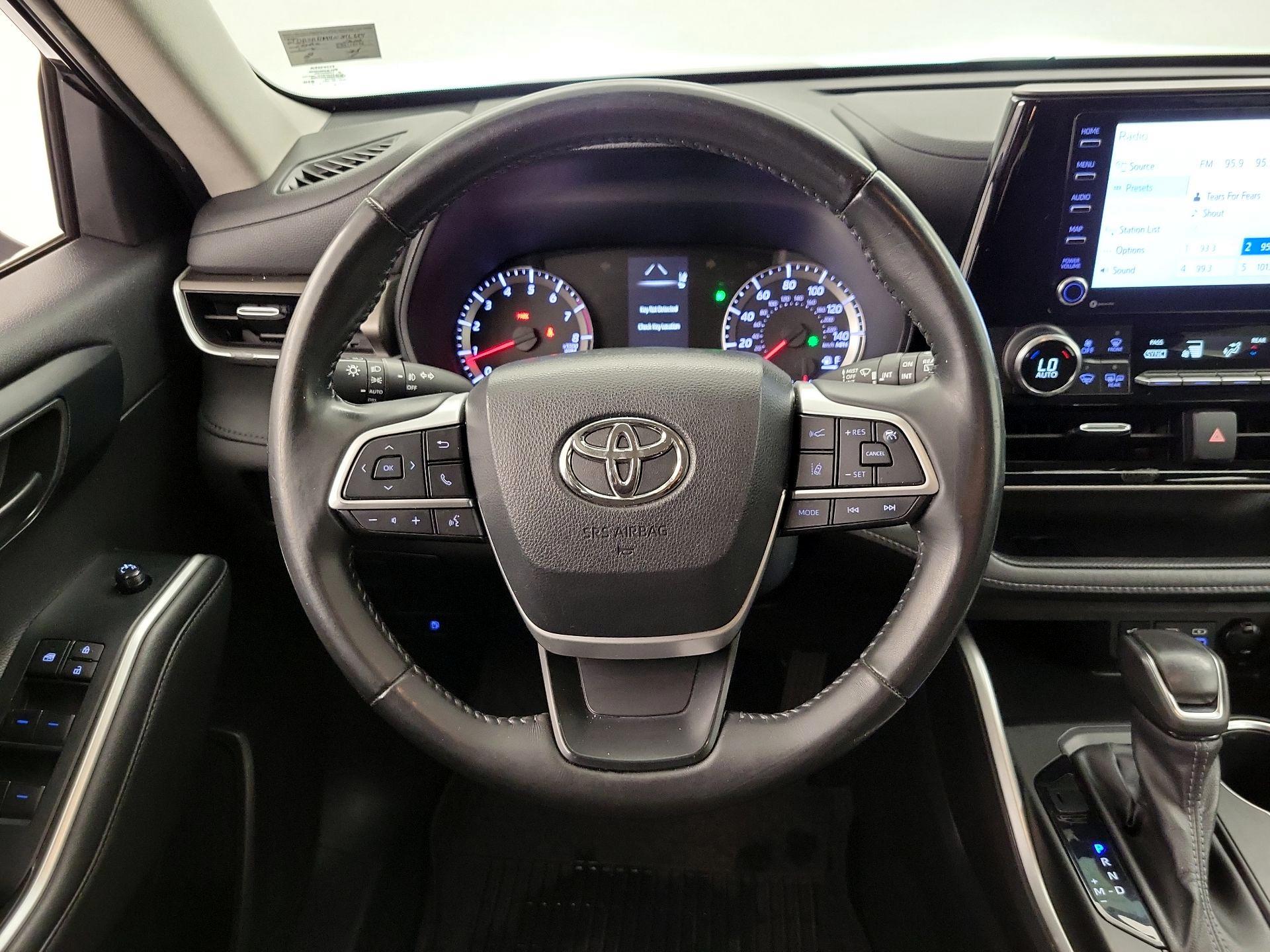 Thumbnail: 2022 Toyota Highlander - 10