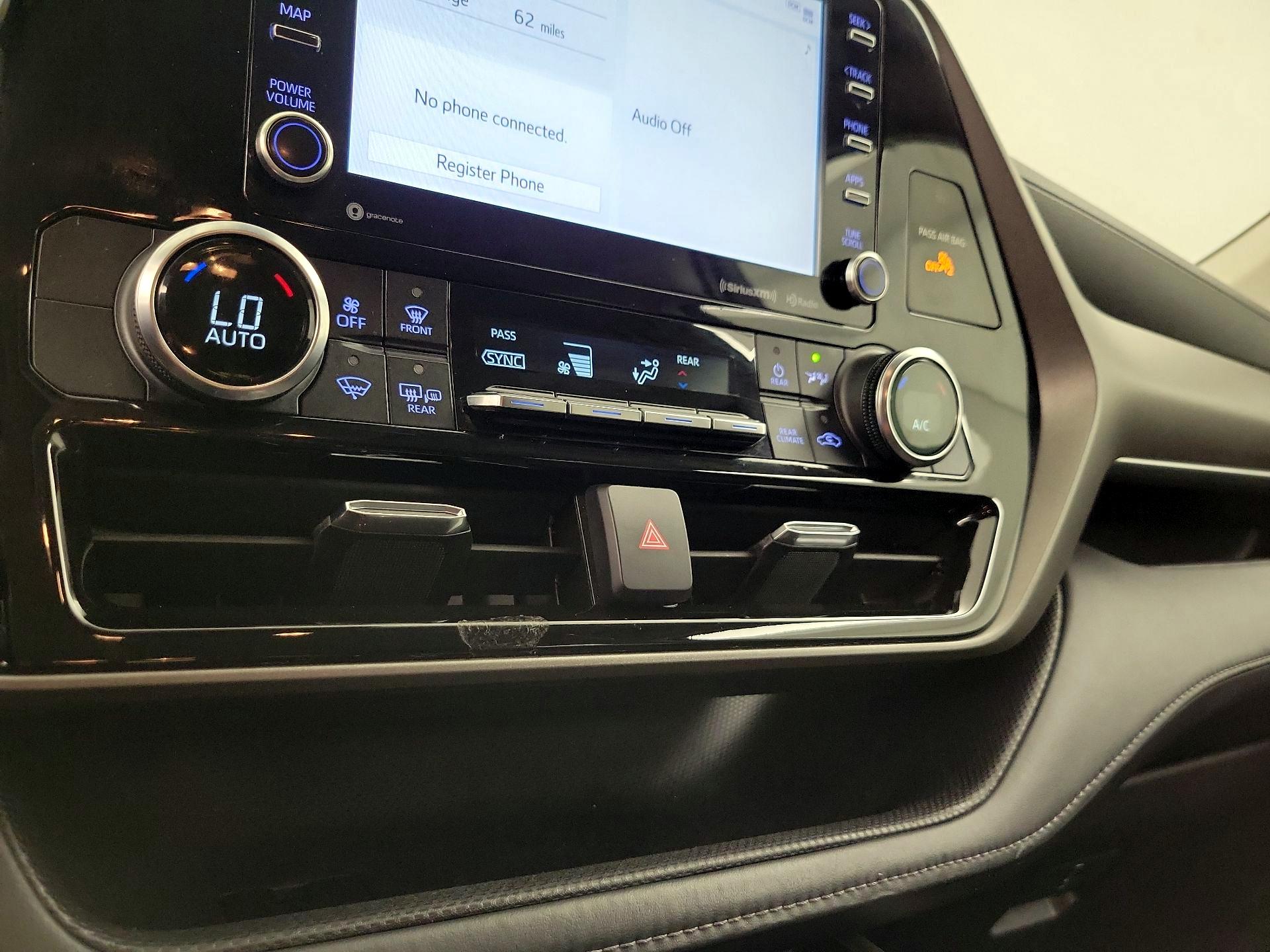 Thumbnail: 2022 Toyota Highlander - 16