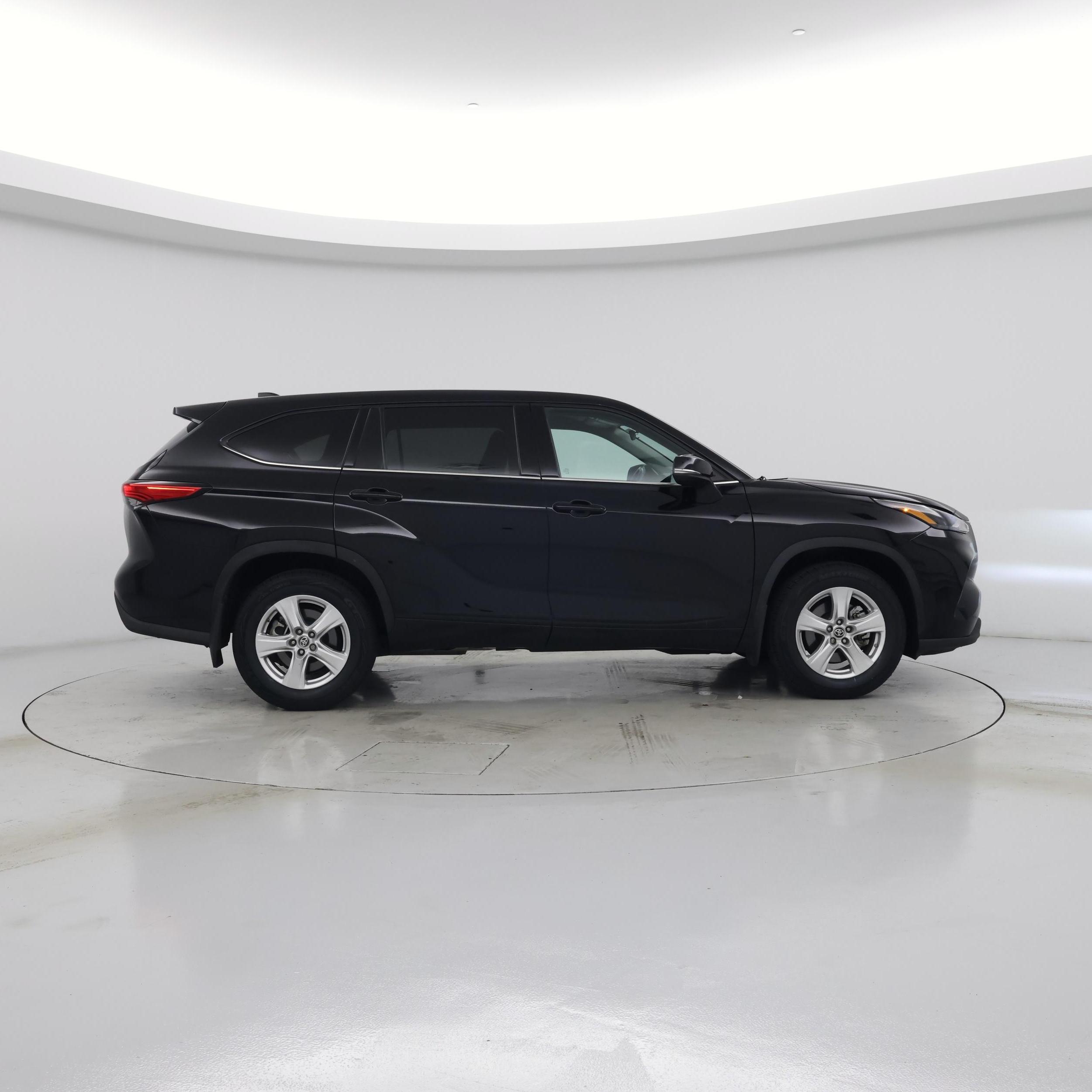 Thumbnail: 2022 Toyota Highlander - 7