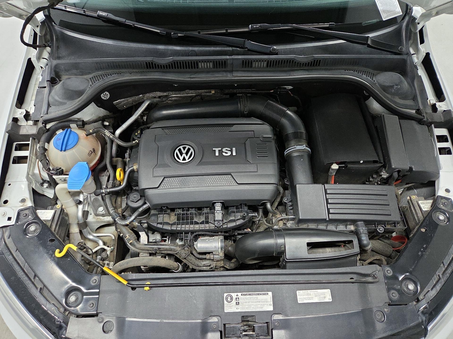 Thumbnail: 2015 Volkswagen Jetta - 15
