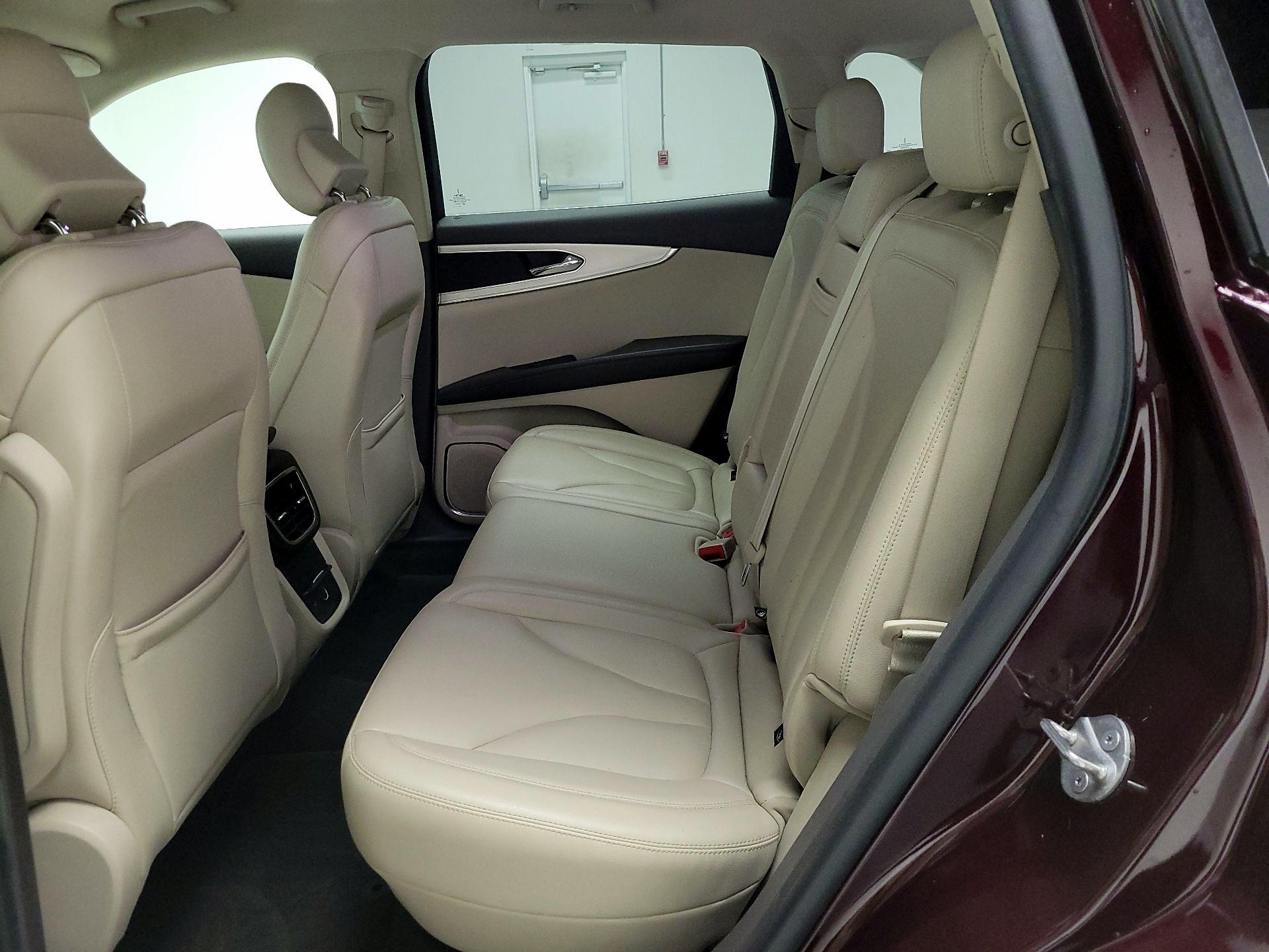 Thumbnail: 2019 Lincoln Nautilus - 19