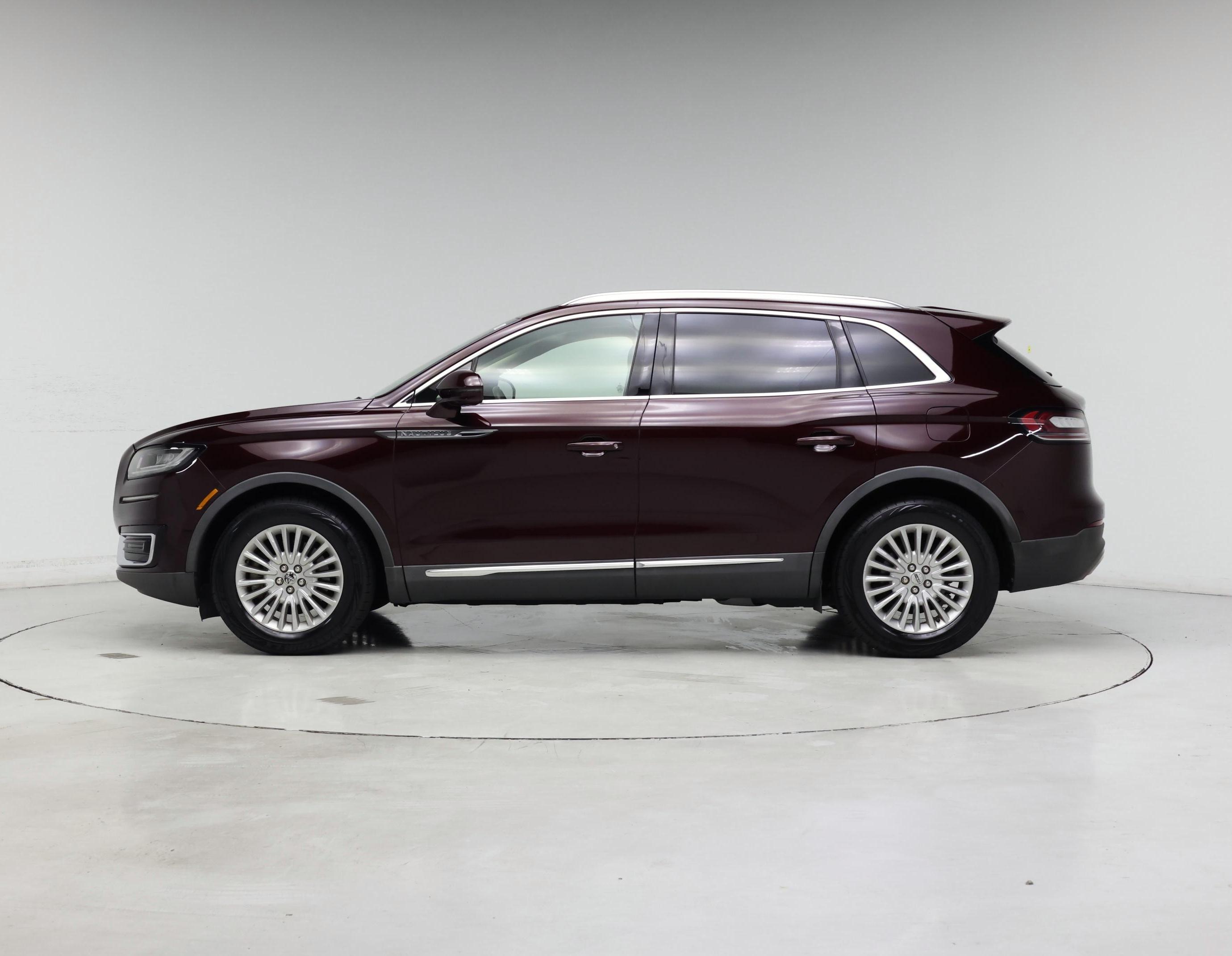Thumbnail: 2019 Lincoln Nautilus - 3