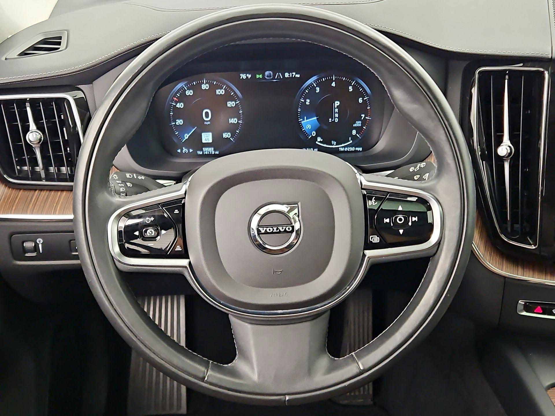 Thumbnail: 2019 Volvo XC60 - 10
