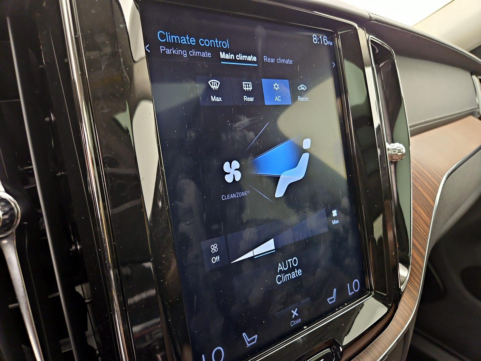 Thumbnail: 2019 Volvo XC60 - 17