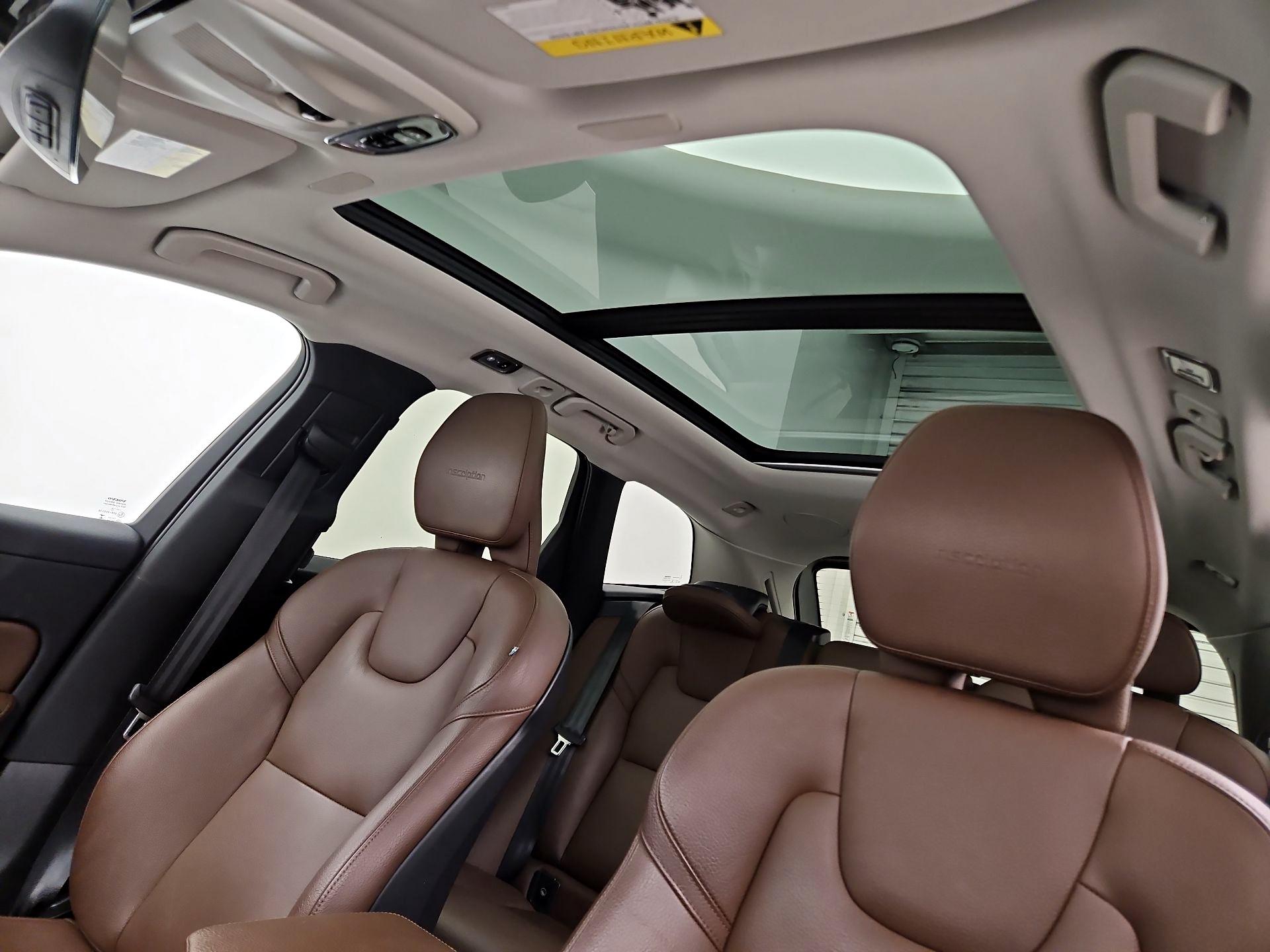 Thumbnail: 2019 Volvo XC60 - 20