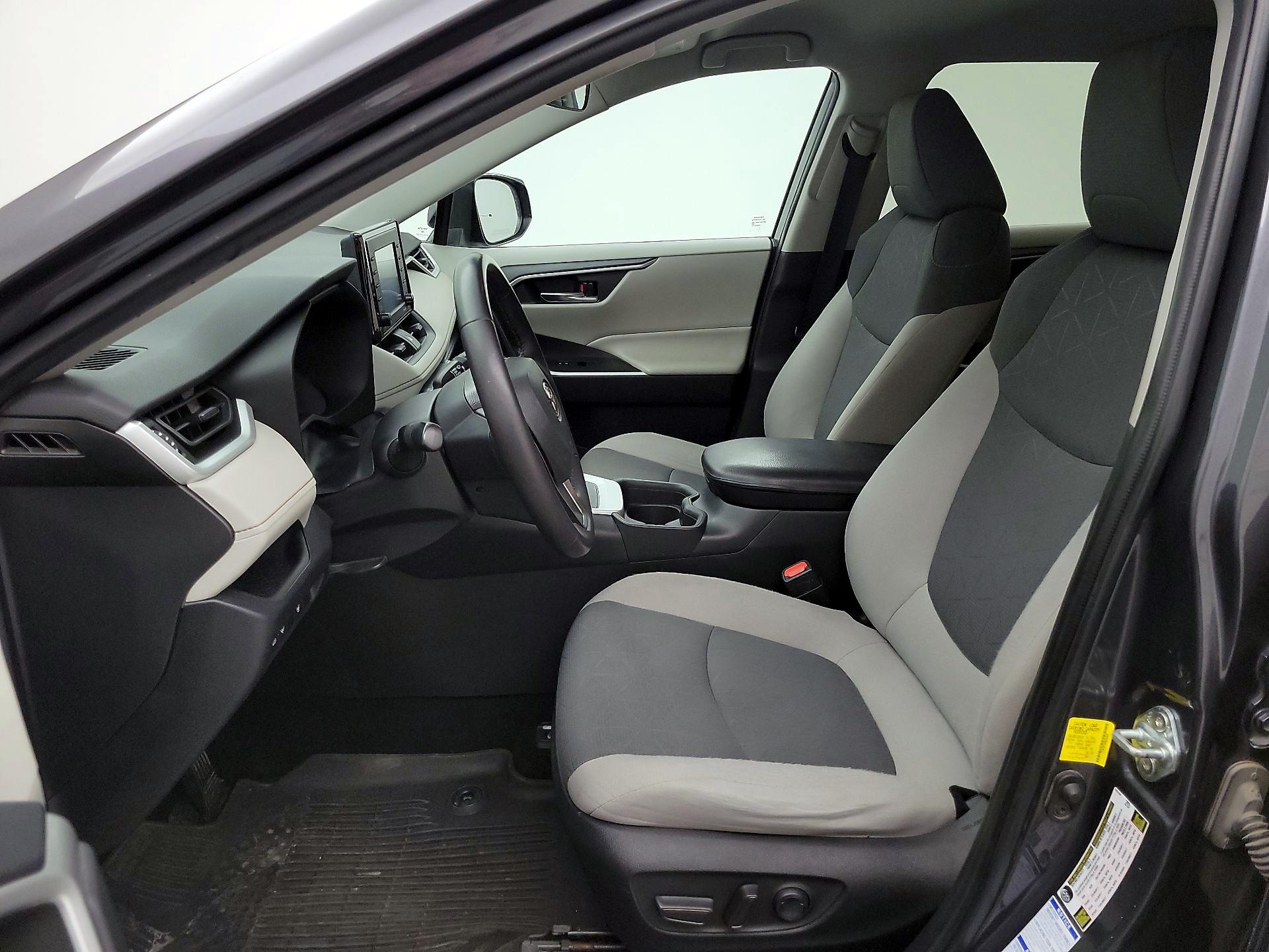 Thumbnail: 2021 Toyota RAV4 - 11