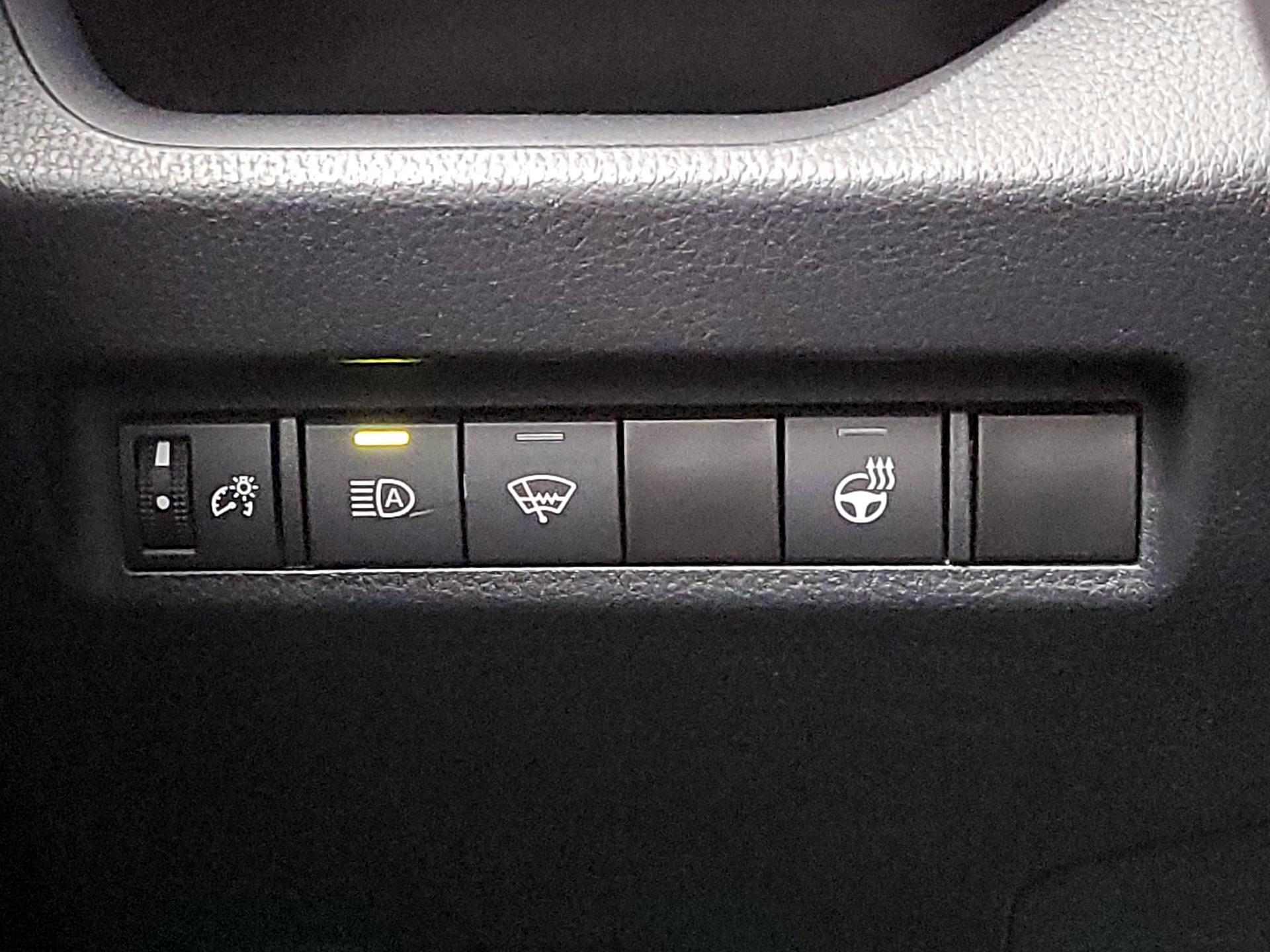 Thumbnail: 2021 Toyota RAV4 - 13