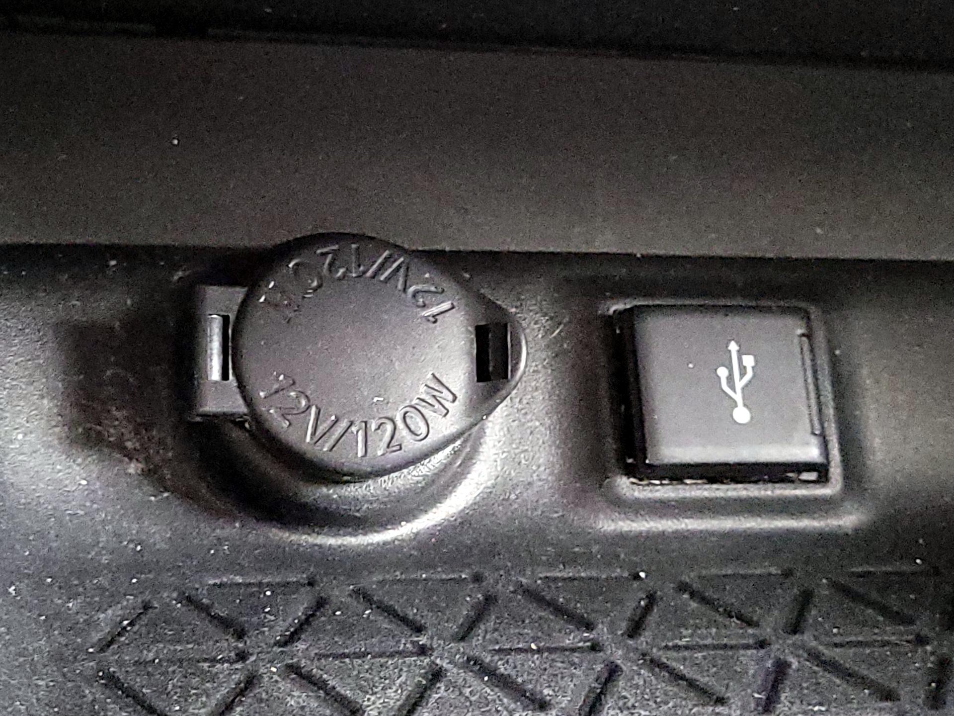 Thumbnail: 2021 Toyota RAV4 - 19