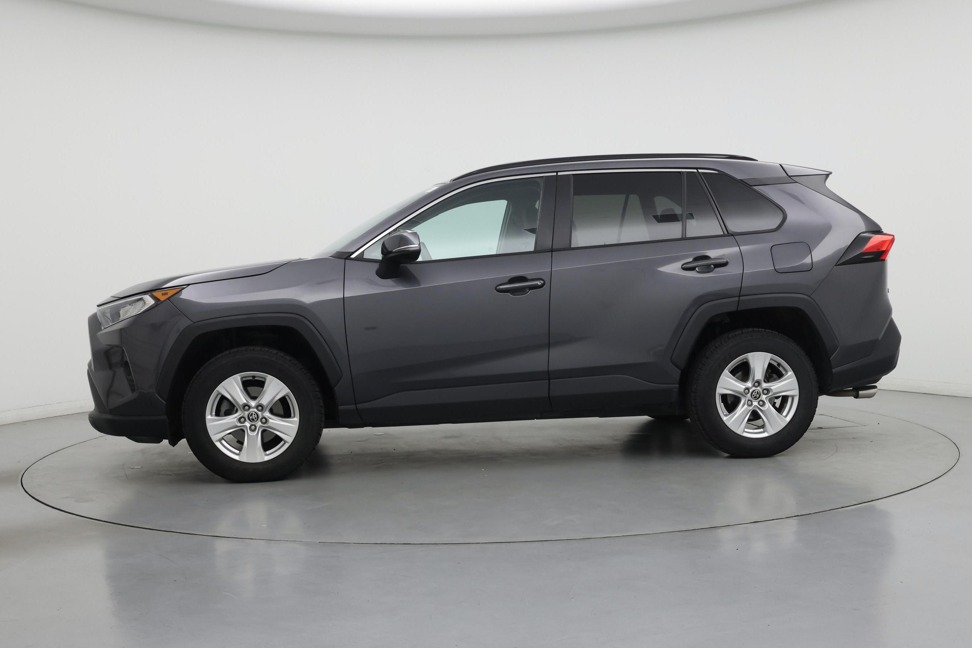 Thumbnail: 2021 Toyota RAV4 - 3