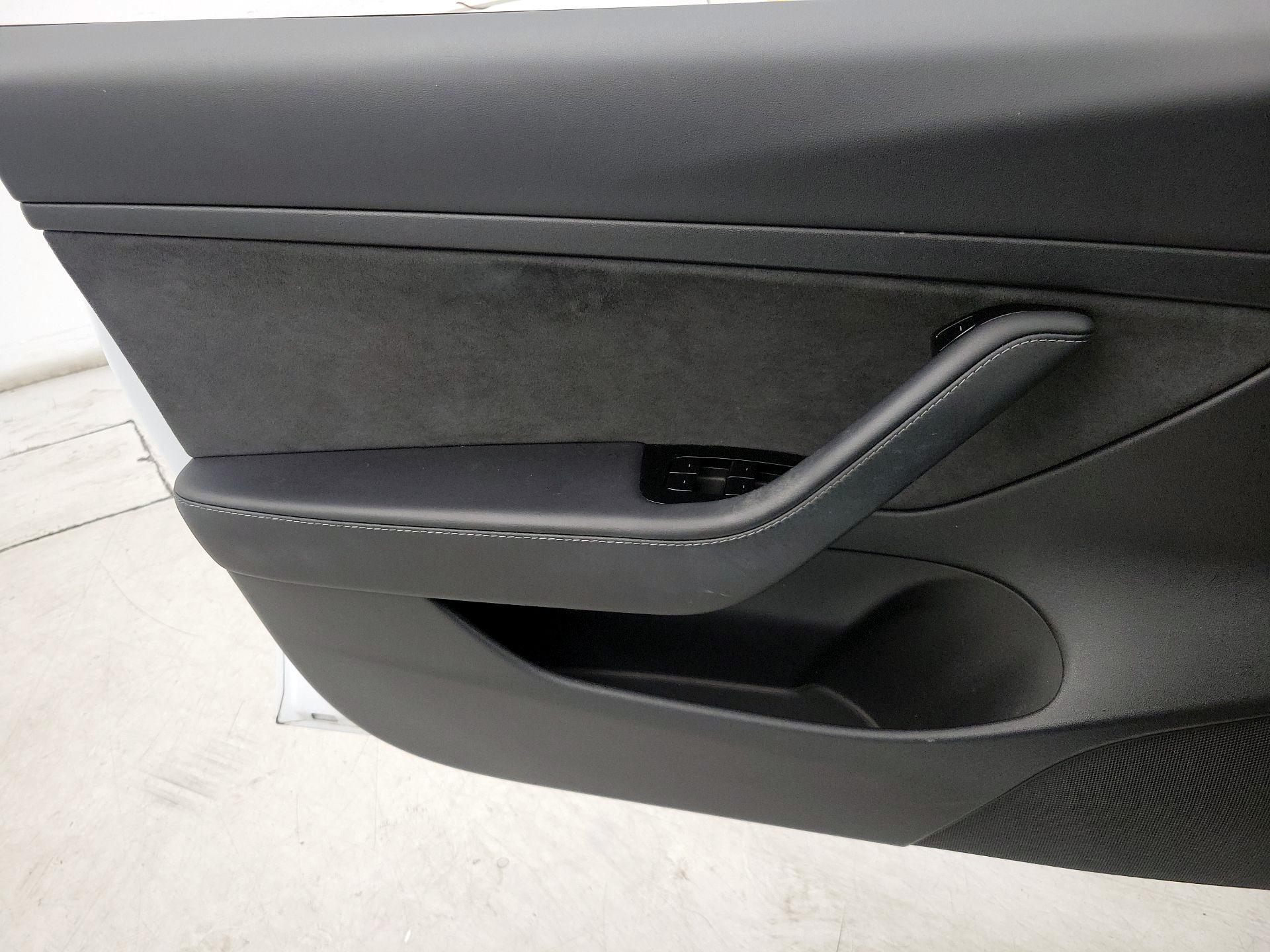 Thumbnail: 2020 Tesla Model 3 - 12
