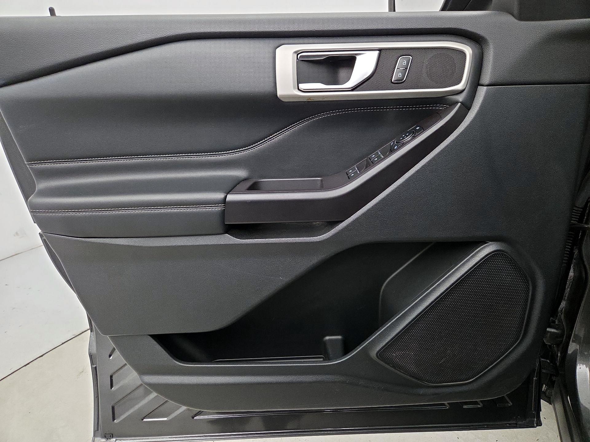 Thumbnail: 2020 Ford Explorer - 12