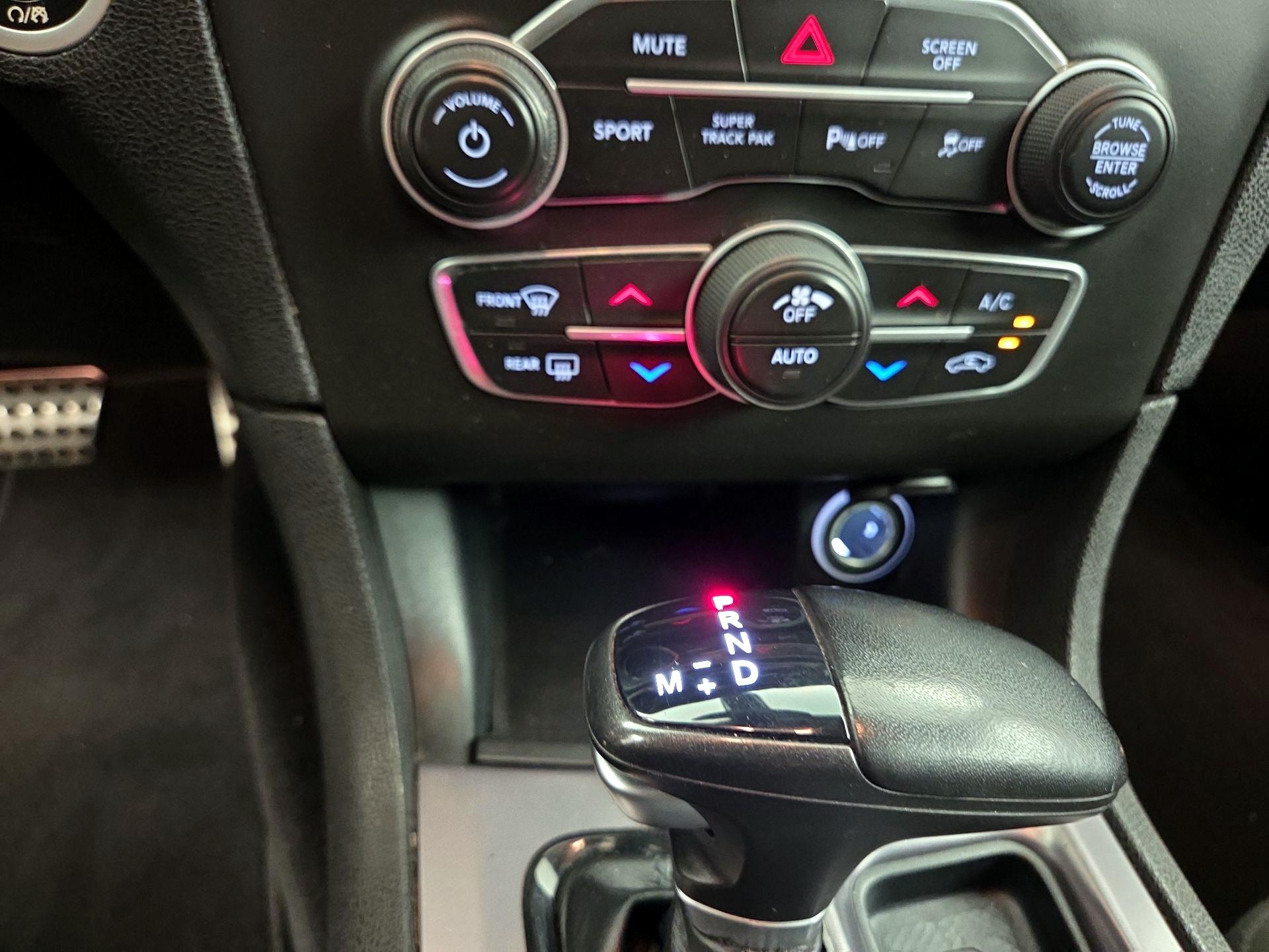 Thumbnail: 2021 Dodge Charger - 16