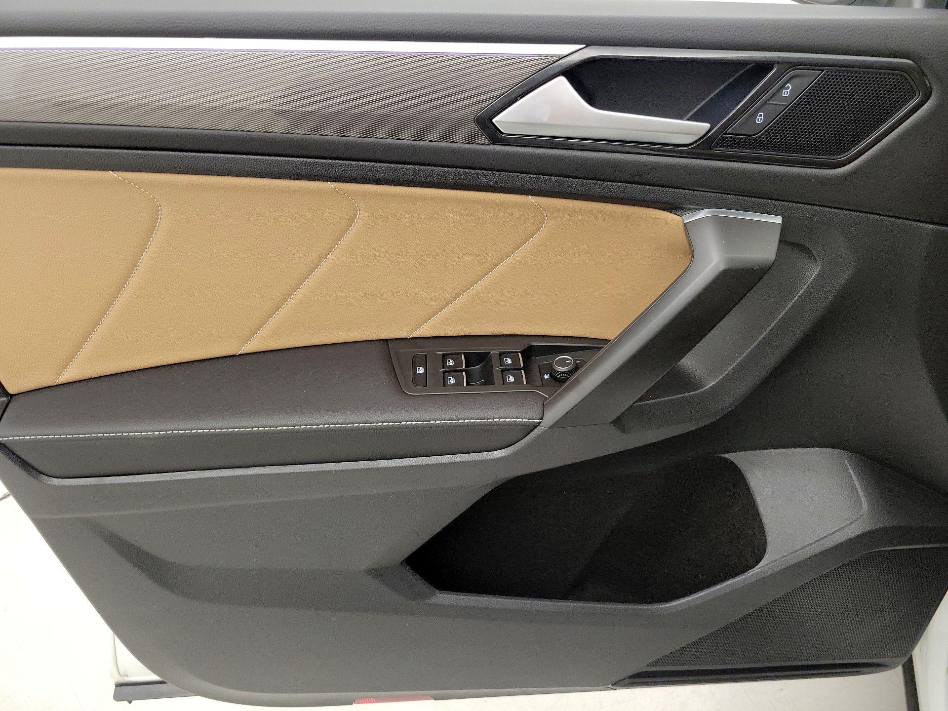 Thumbnail: 2023 Volkswagen Tiguan - 12