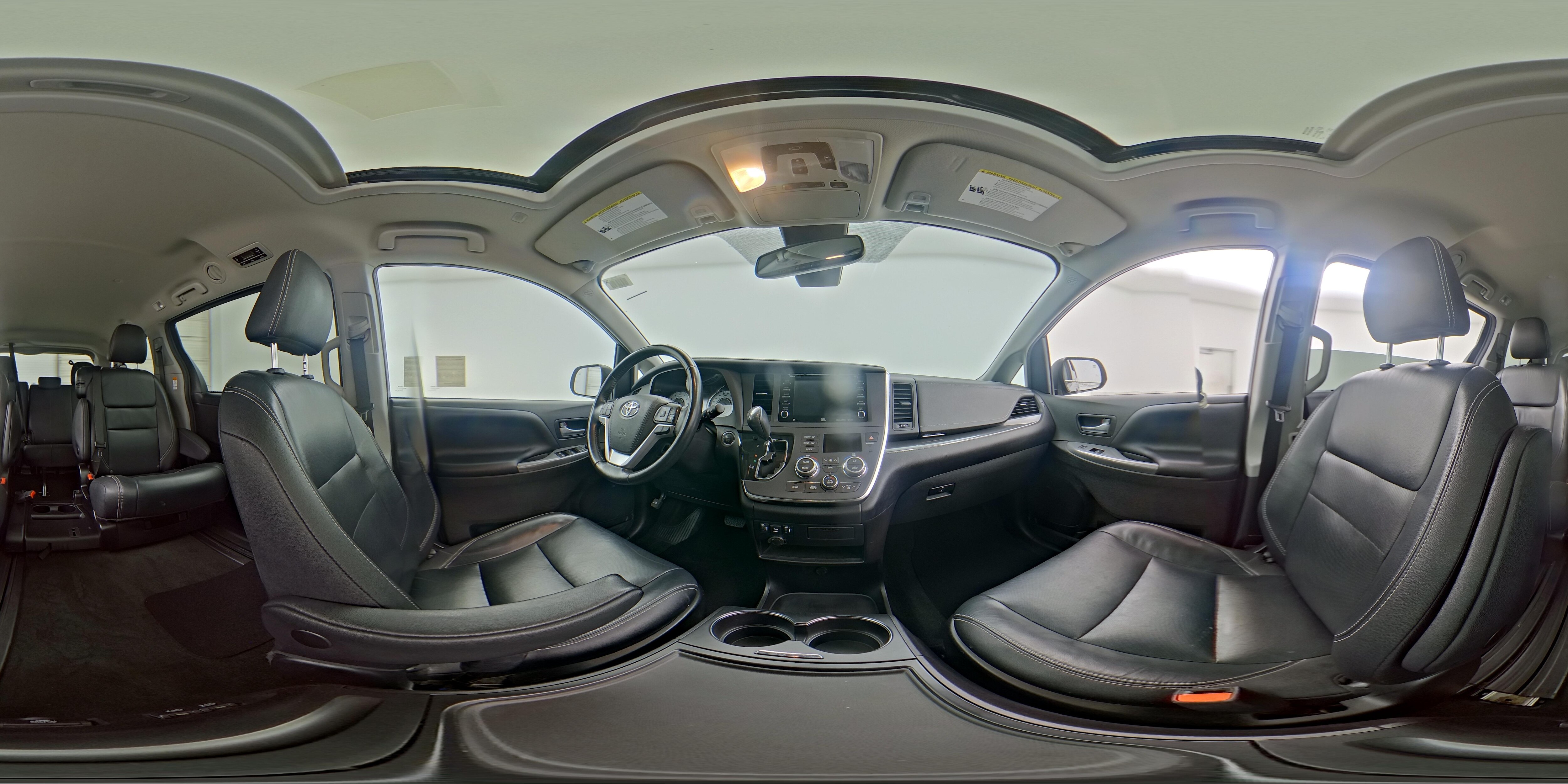 2019 Toyota Sienna SE - Photo 26