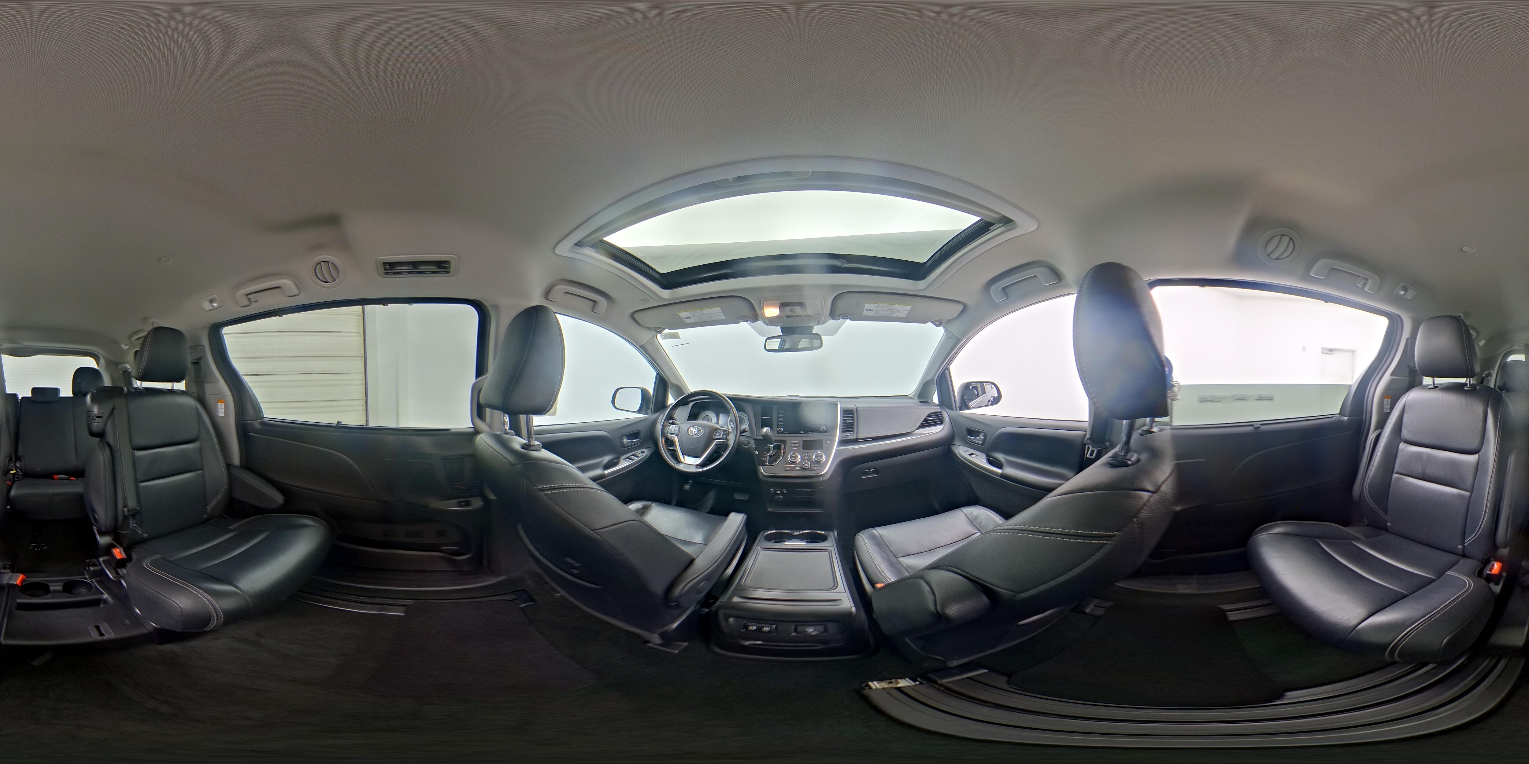 2019 Toyota Sienna SE - Photo 27
