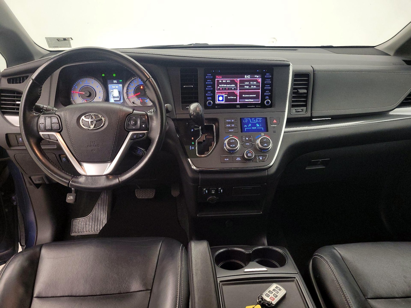 2019 Toyota Sienna SE - Photo 10
