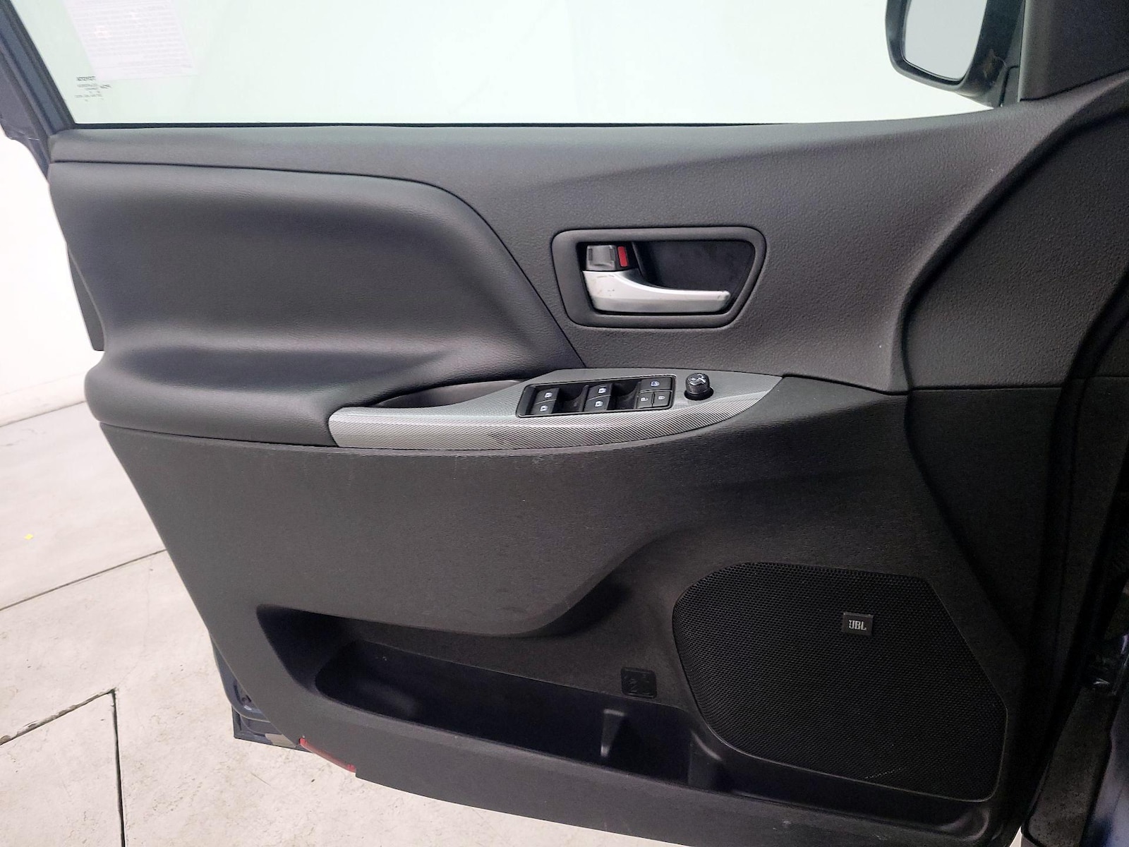 2019 Toyota Sienna SE - Photo 13