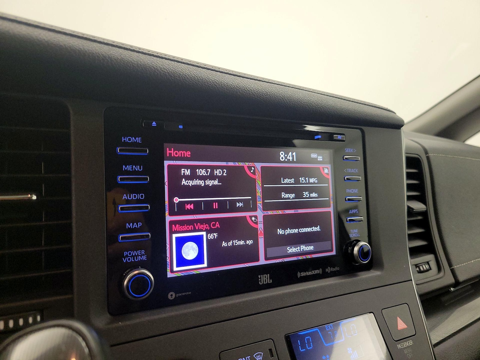 2019 Toyota Sienna SE - Photo 16