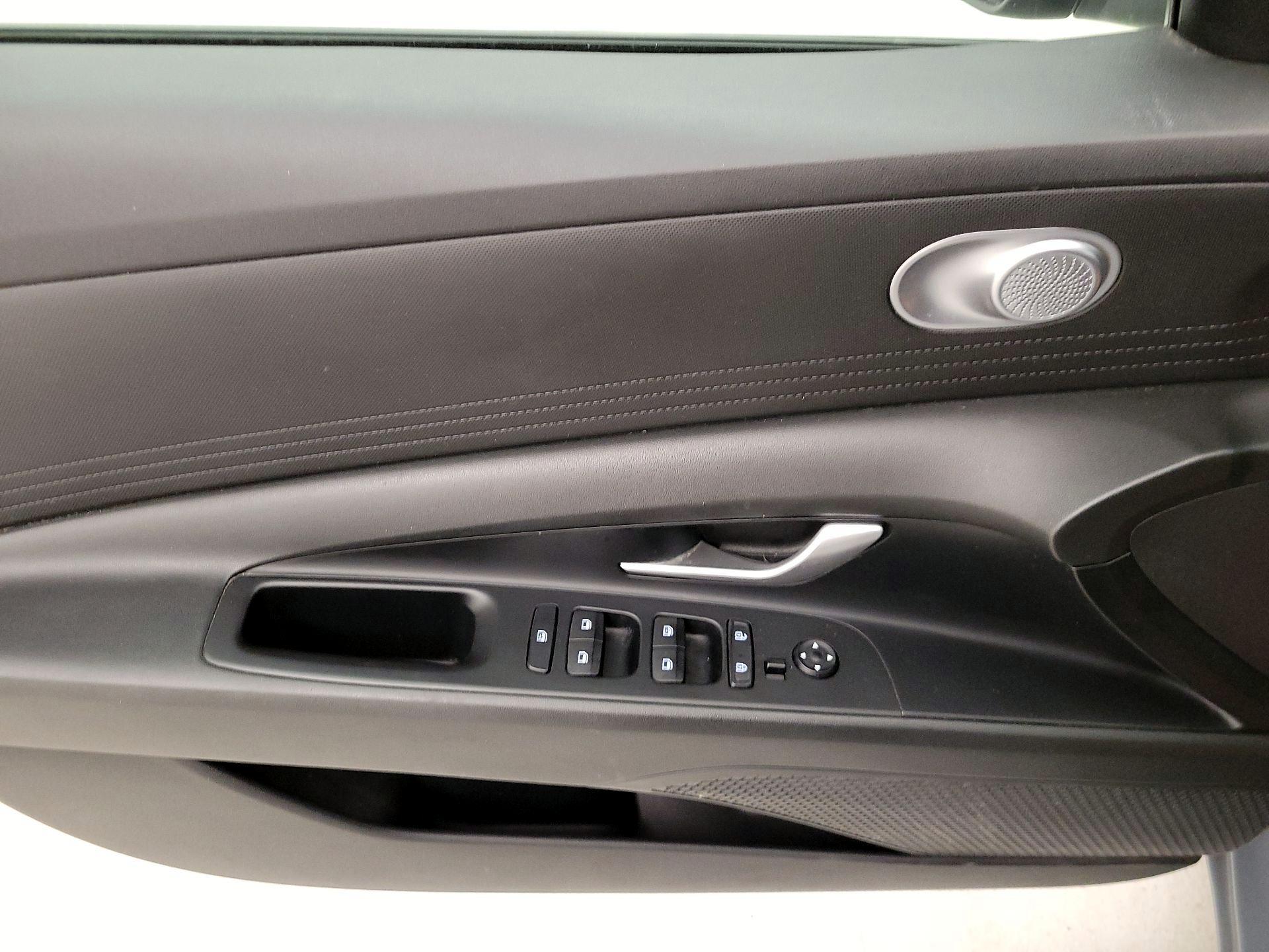 Thumbnail: 2022 Hyundai Elantra - 12