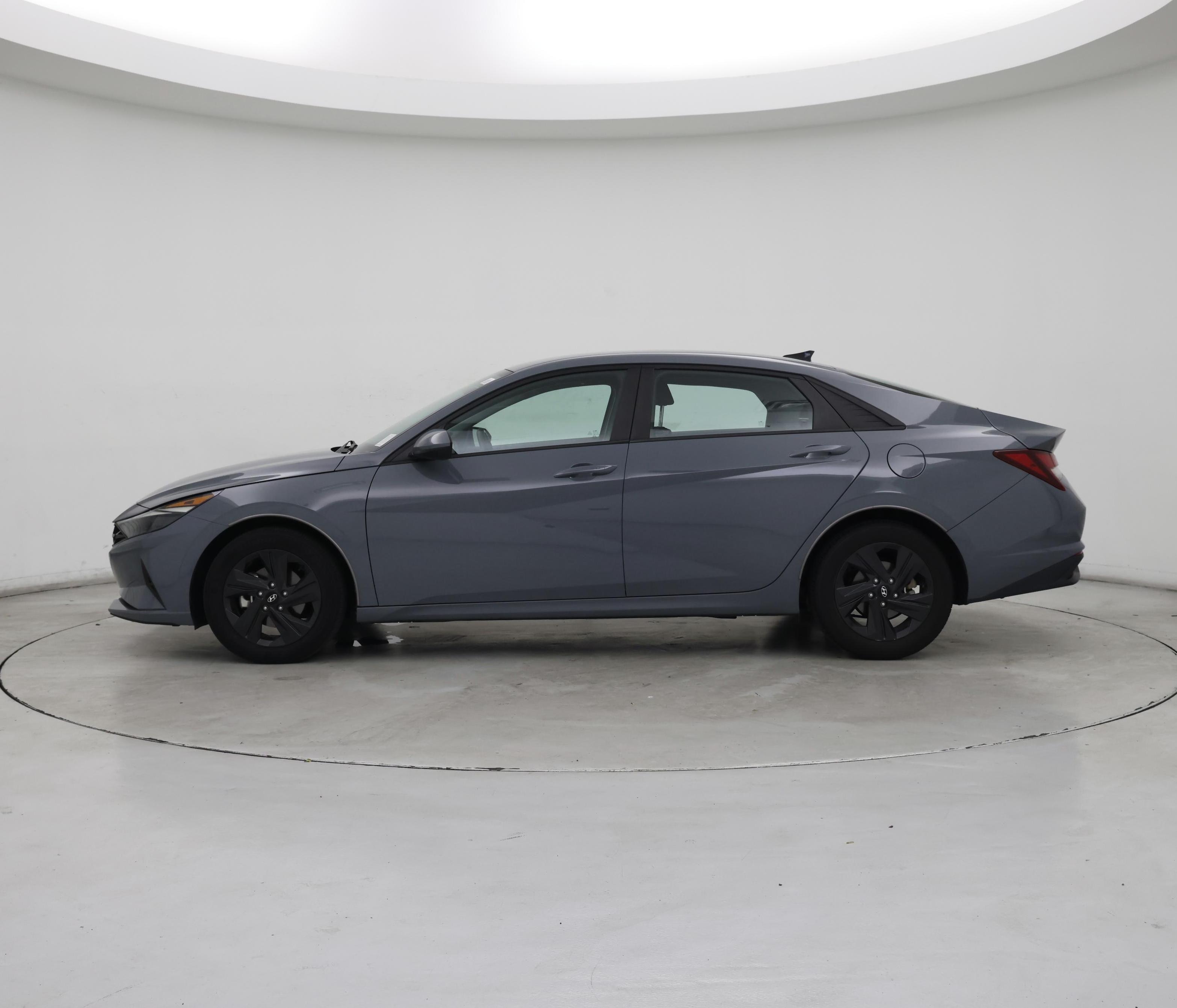 Thumbnail: 2022 Hyundai Elantra - 3