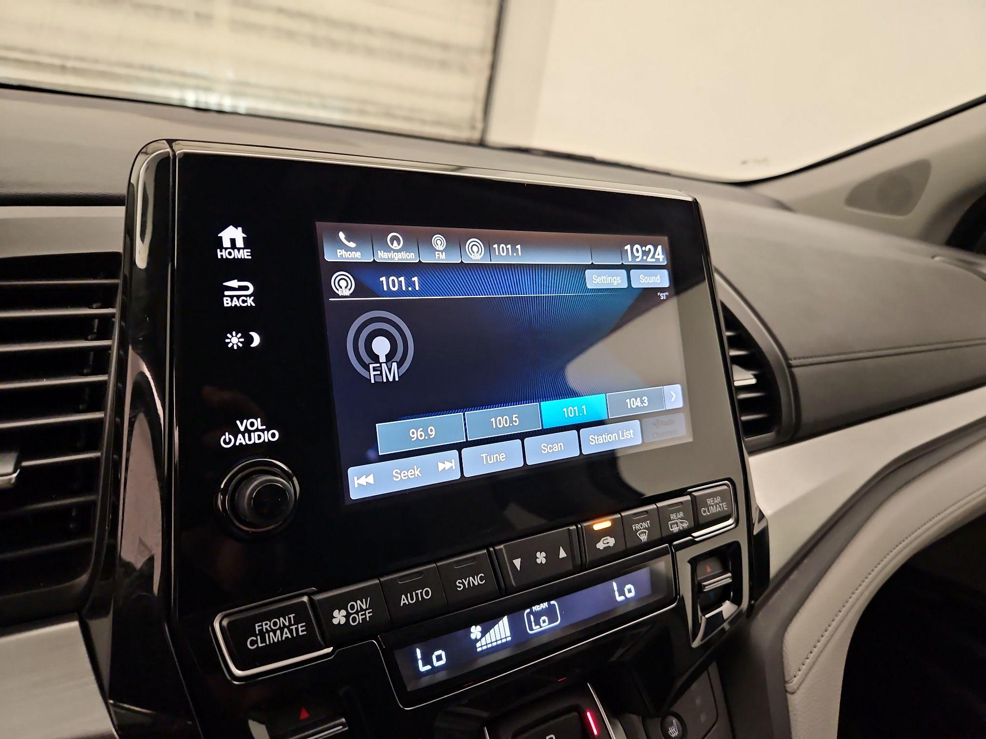 Thumbnail: 2020 Honda Odyssey - 16