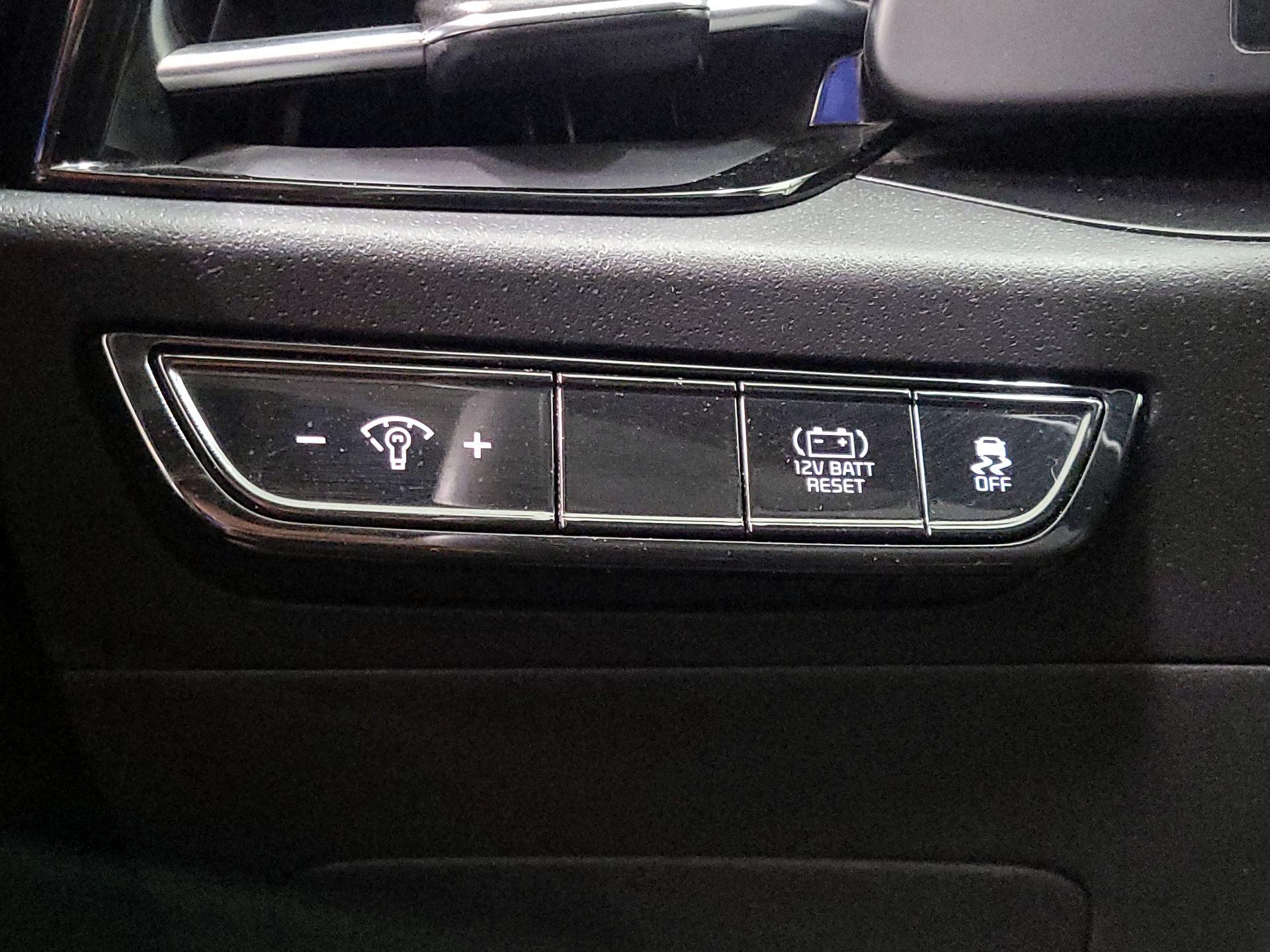 Thumbnail: 2025 Kia Niro - 13