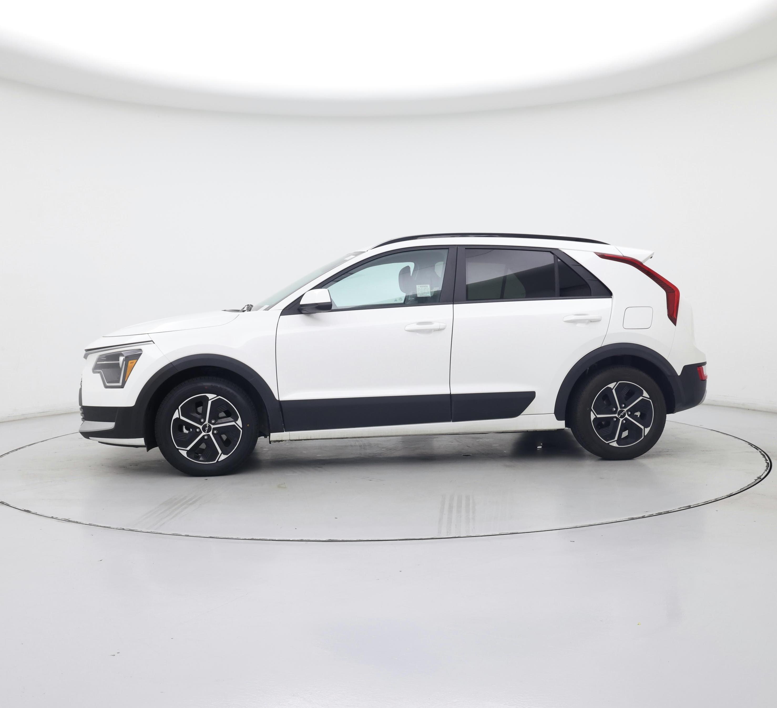 Thumbnail: 2025 Kia Niro - 3