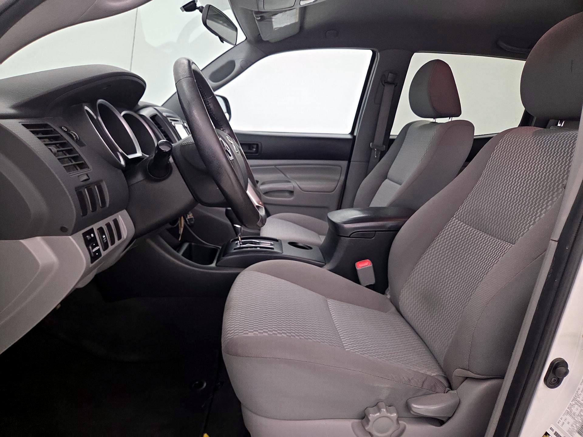 Thumbnail: 2015 Toyota Tacoma - 11