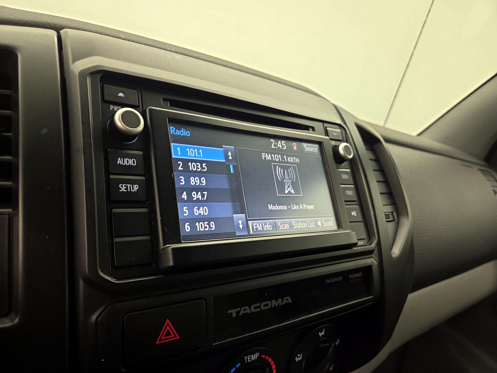 Thumbnail: 2015 Toyota Tacoma - 14