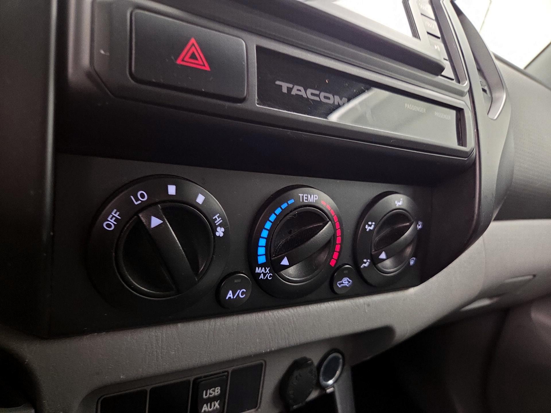 Thumbnail: 2015 Toyota Tacoma - 15