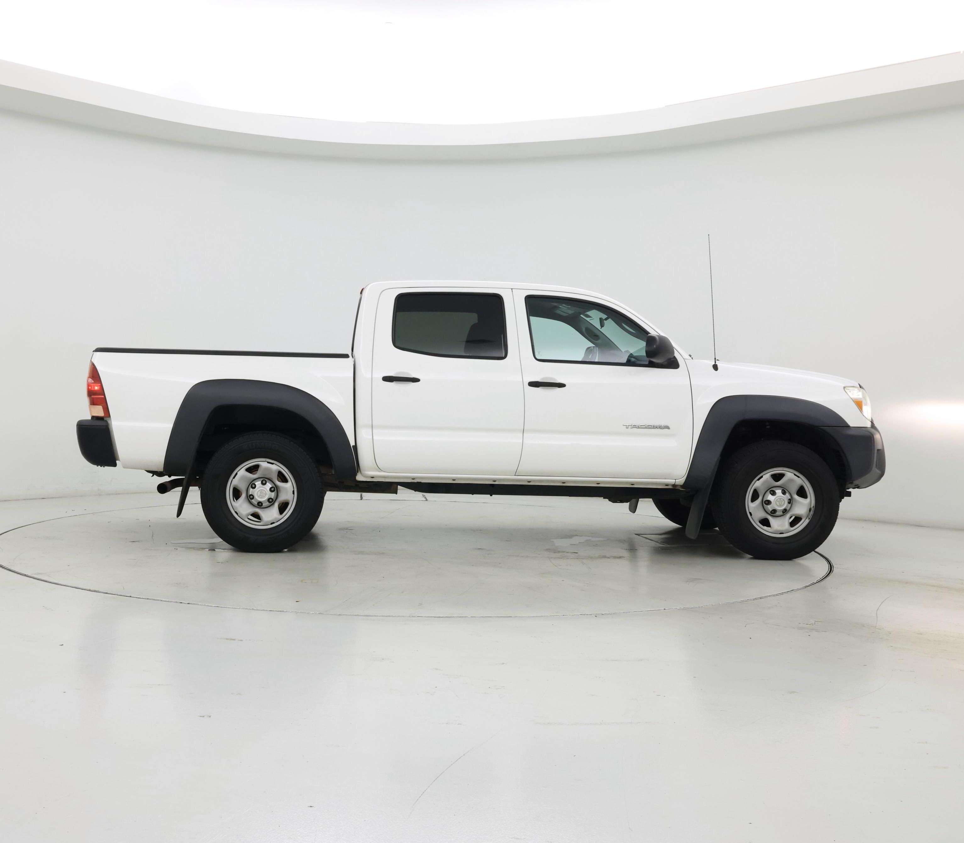 Thumbnail: 2015 Toyota Tacoma - 7