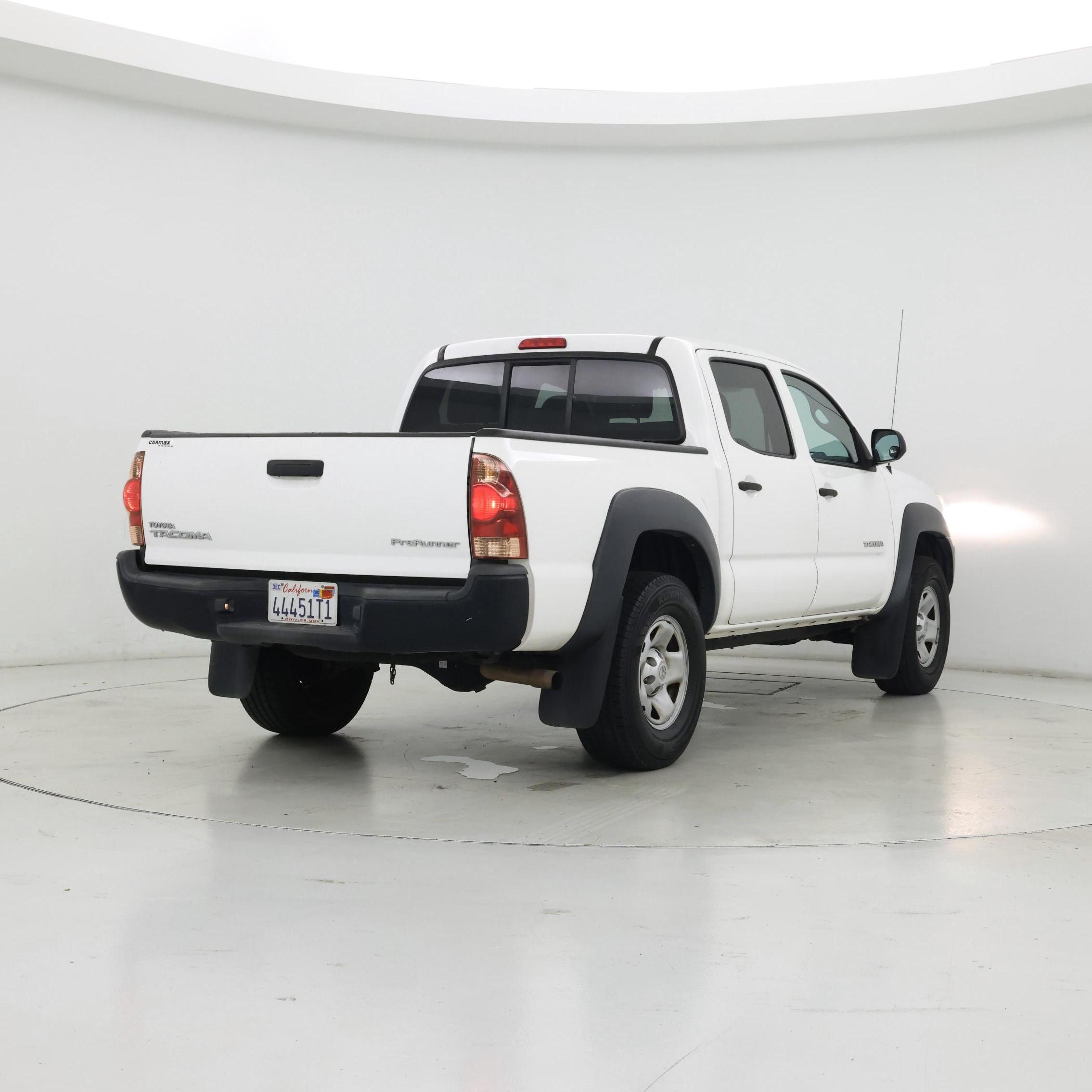 Thumbnail: 2015 Toyota Tacoma - 8