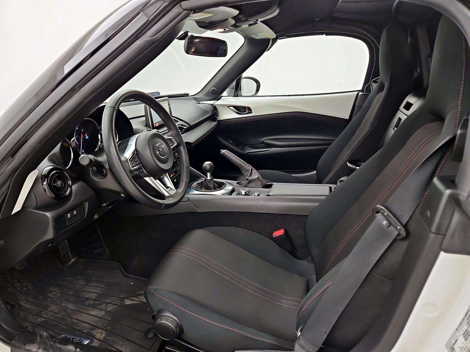 Thumbnail: 2016 Mazda MX-5 Miata - 11
