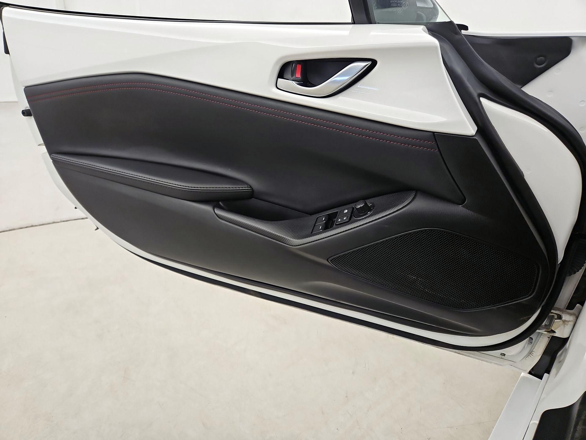 Thumbnail: 2016 Mazda MX-5 Miata - 12