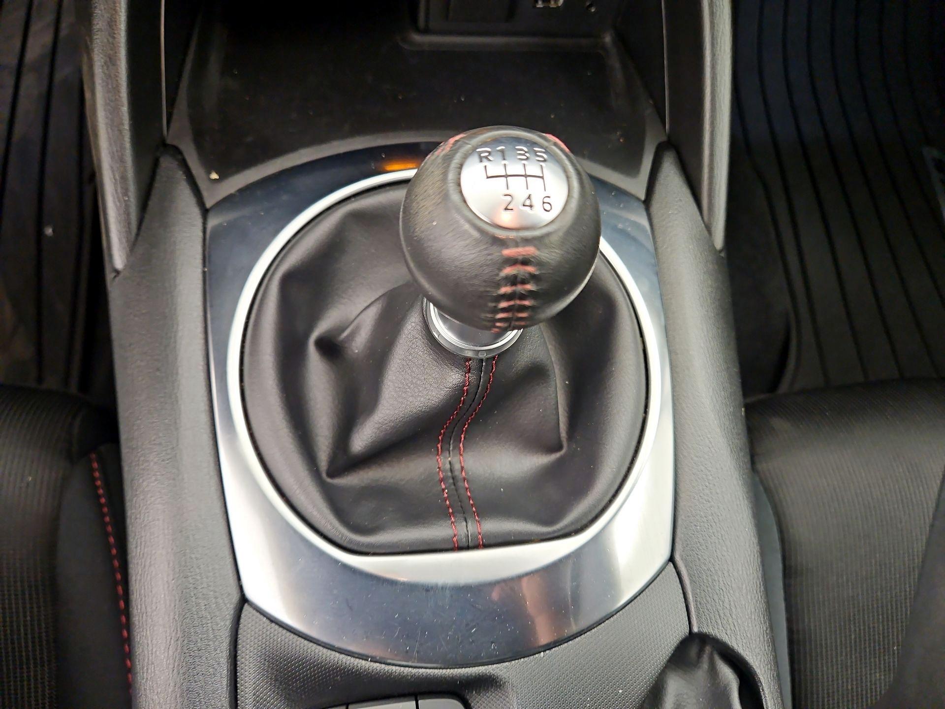 Thumbnail: 2016 Mazda MX-5 Miata - 17