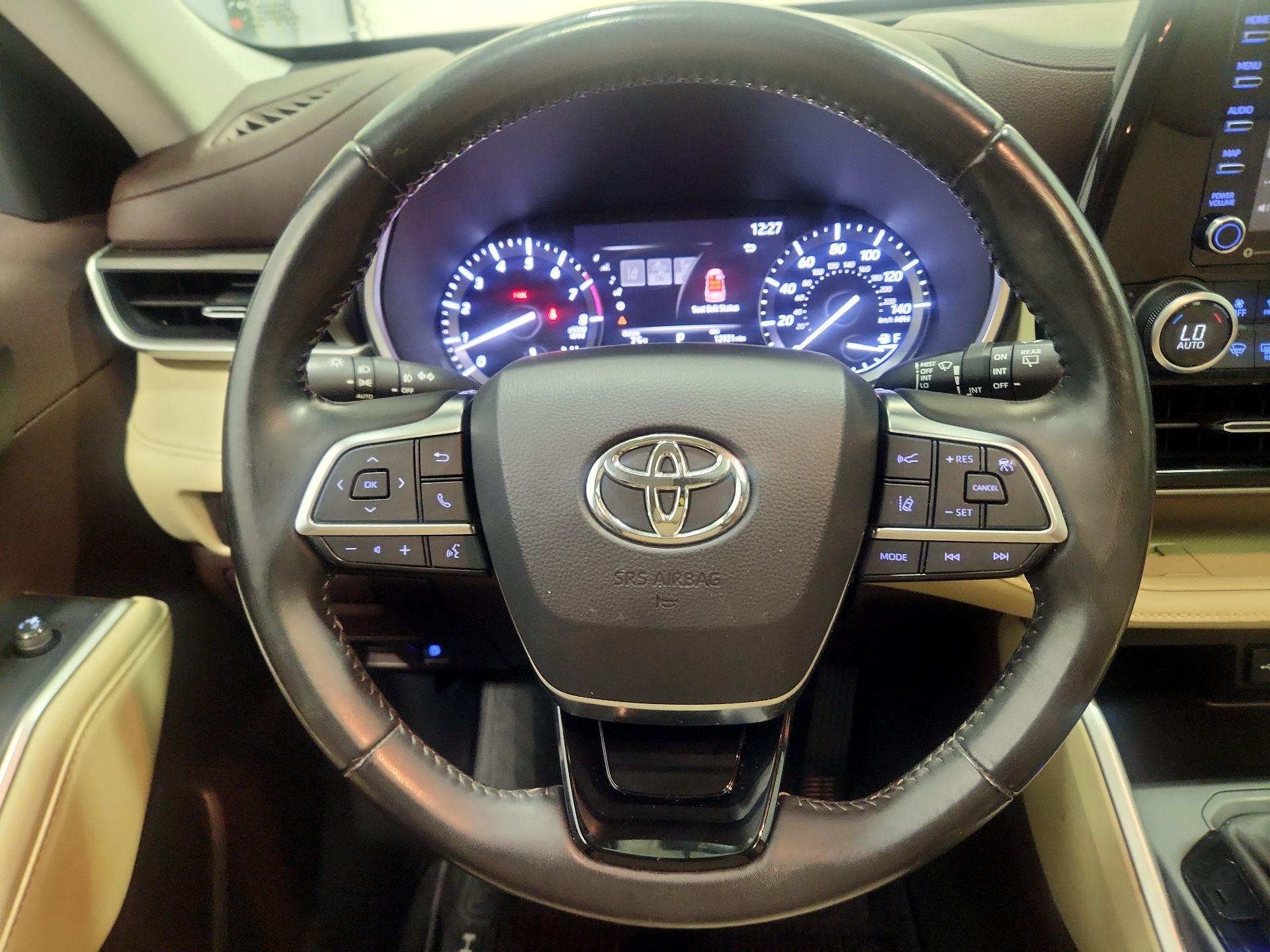 Thumbnail: 2020 Toyota Highlander - 10
