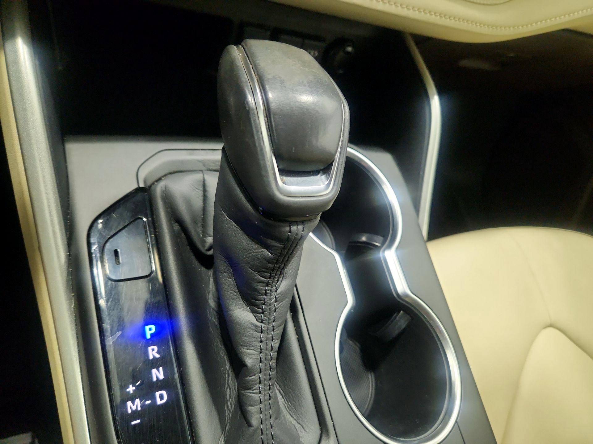 Thumbnail: 2020 Toyota Highlander - 17