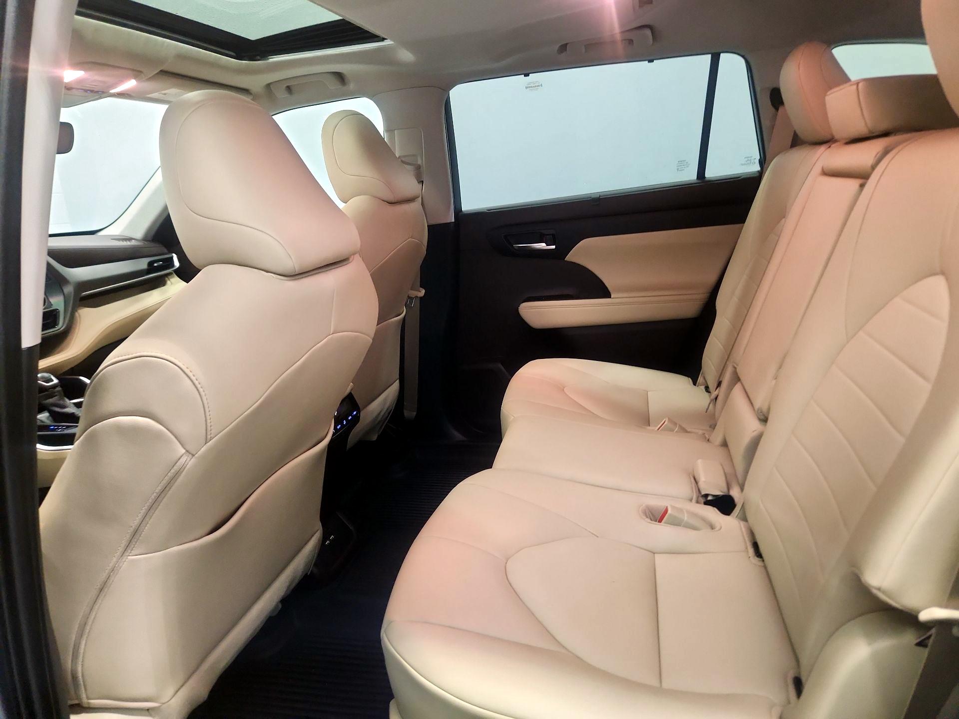 Thumbnail: 2020 Toyota Highlander - 20