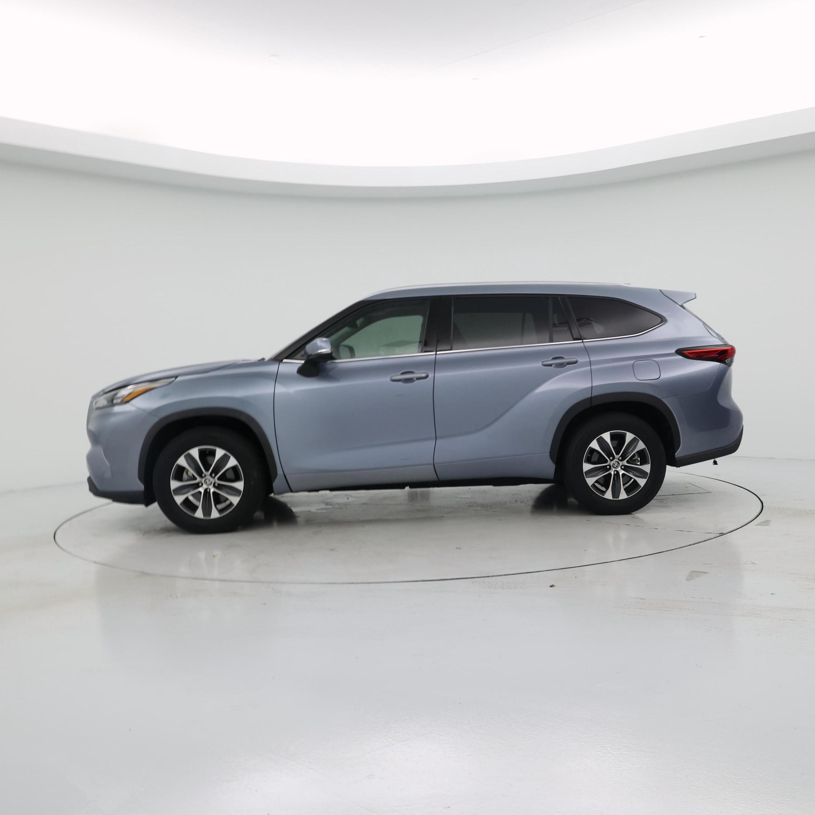 Thumbnail: 2020 Toyota Highlander - 3